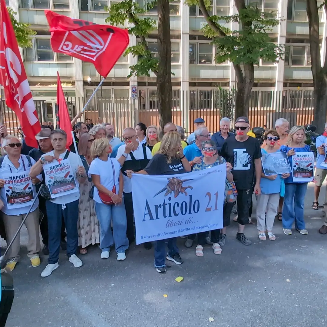 Napoli, Cgil e Slc al presidio sotto la sede Rai a sostegno di Report
