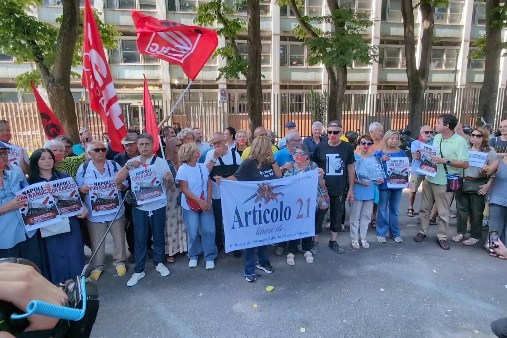 Napoli, Cgil e Slc al presidio sotto la sede Rai a sostegno di Report