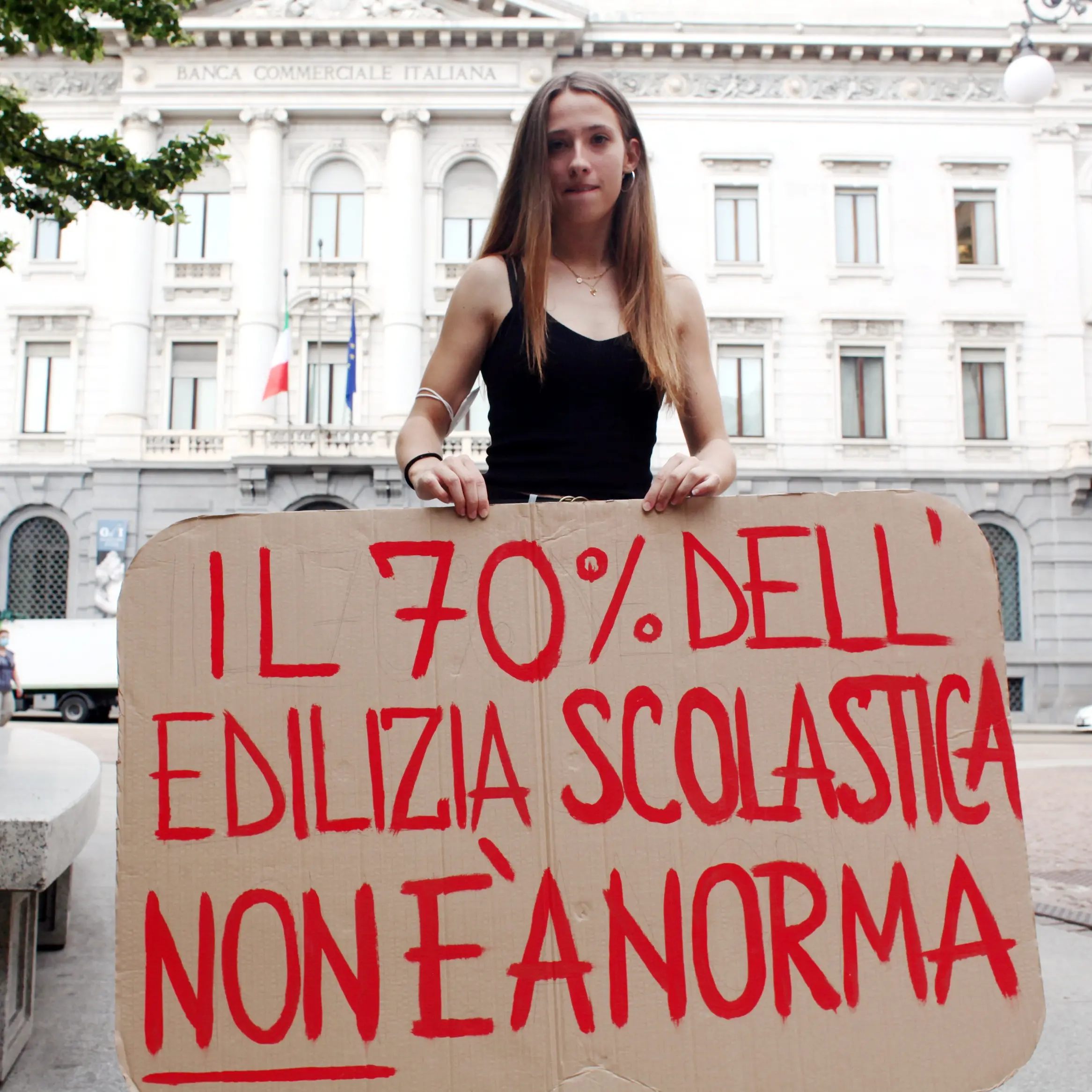 Studenti in piazza: “Il nostro tempo è ora”