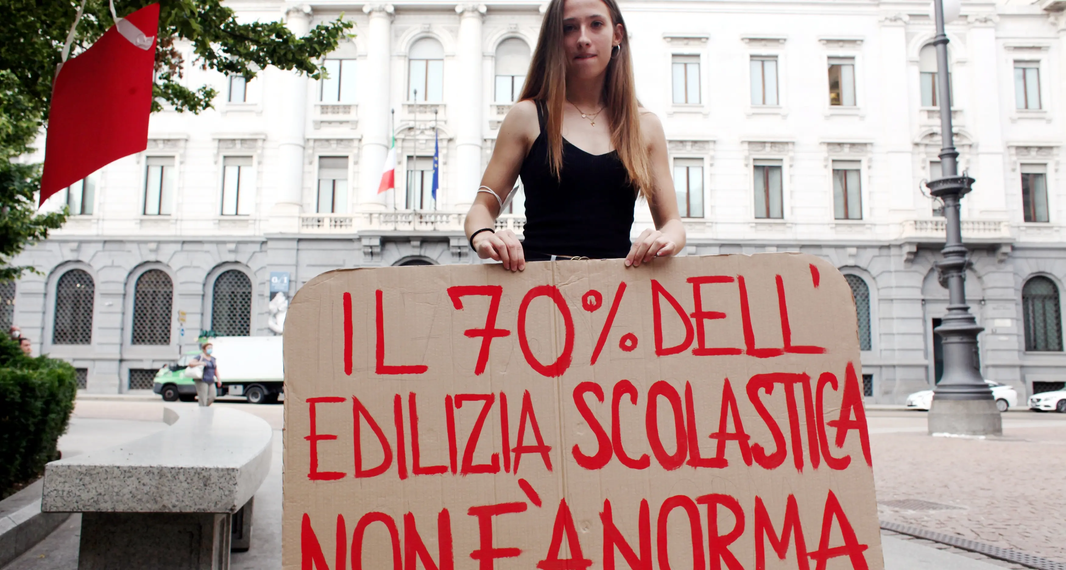 Studenti in piazza: “Il nostro tempo è ora”