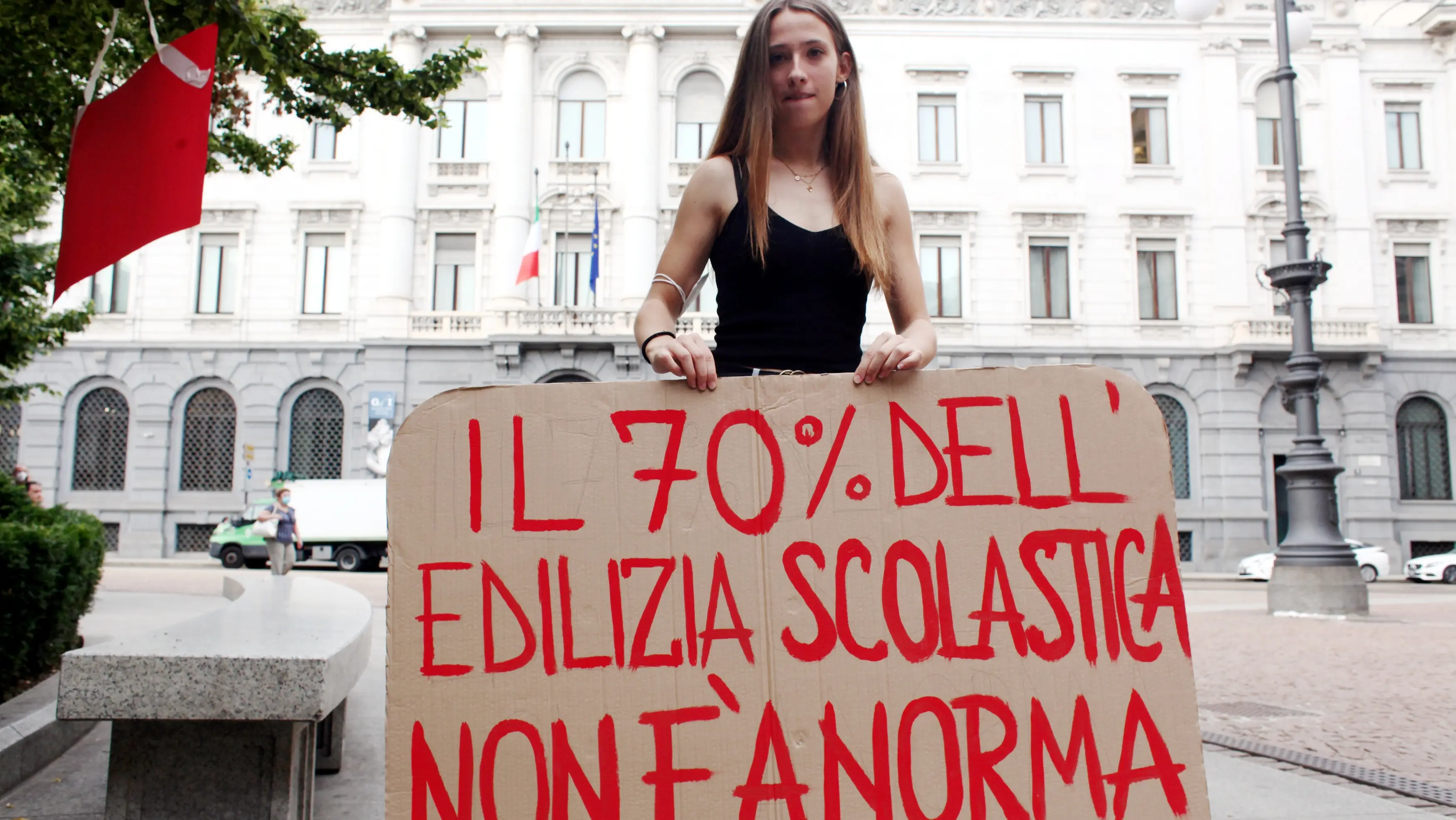 Studenti in piazza: “Il nostro tempo è ora”