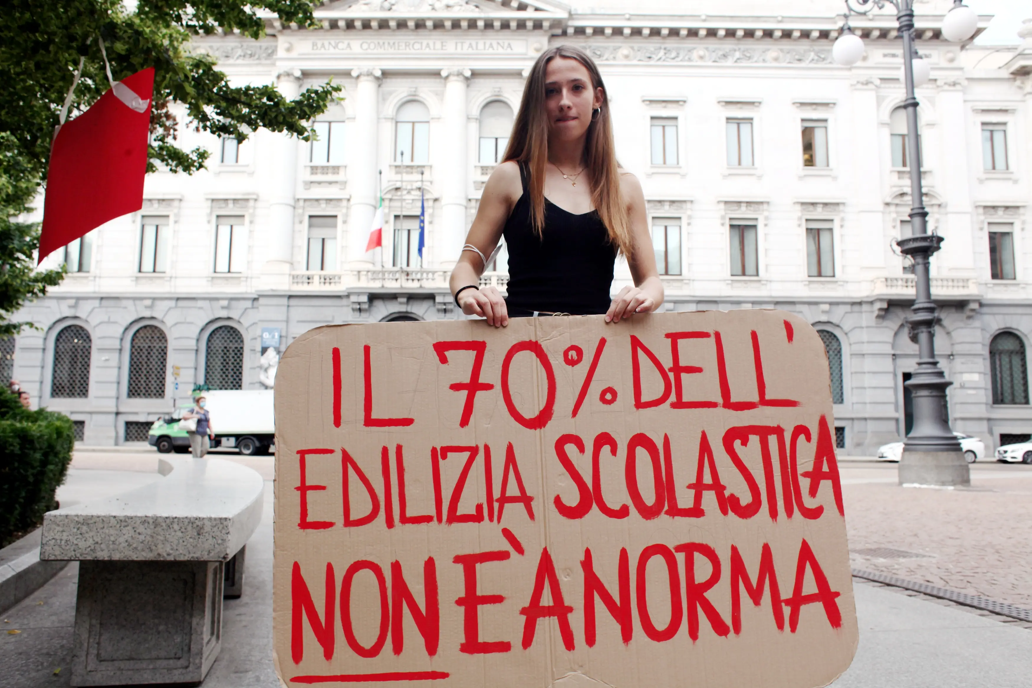 Studenti in piazza: “Il nostro tempo è ora”