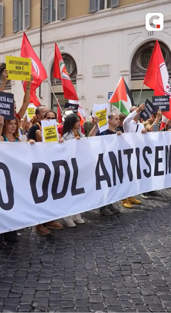 Difendere la libertà di espressione e il diritto di critica