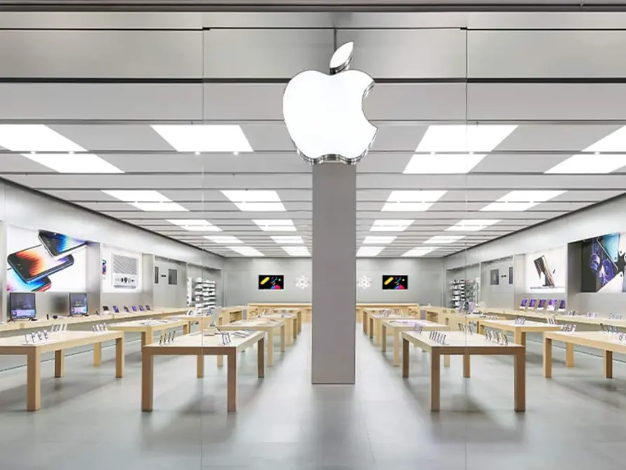 Lo sciopero dei lavoratori degli Apple Store 