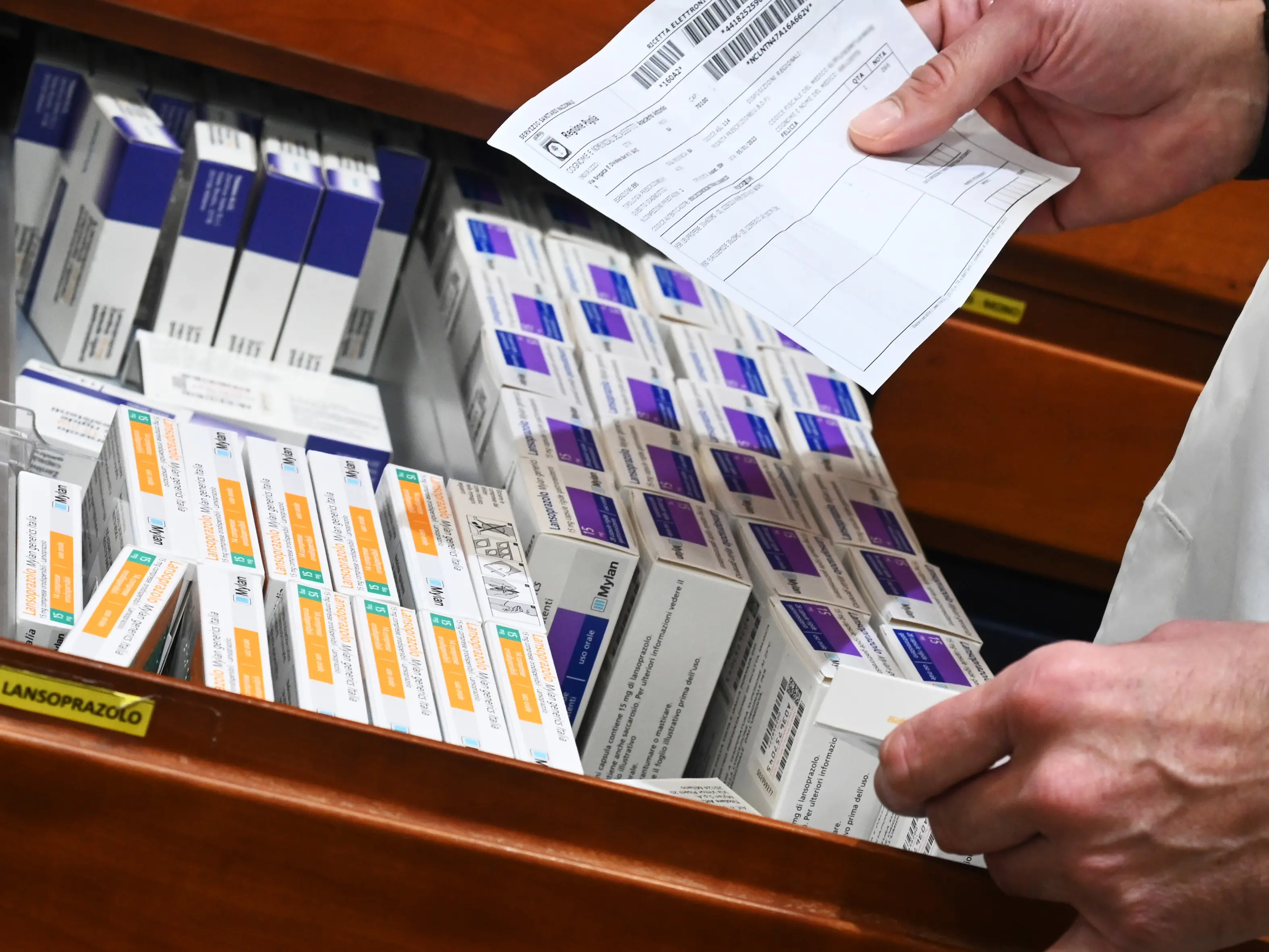 Farmacie comunali, il rinnovo del contratto c’è