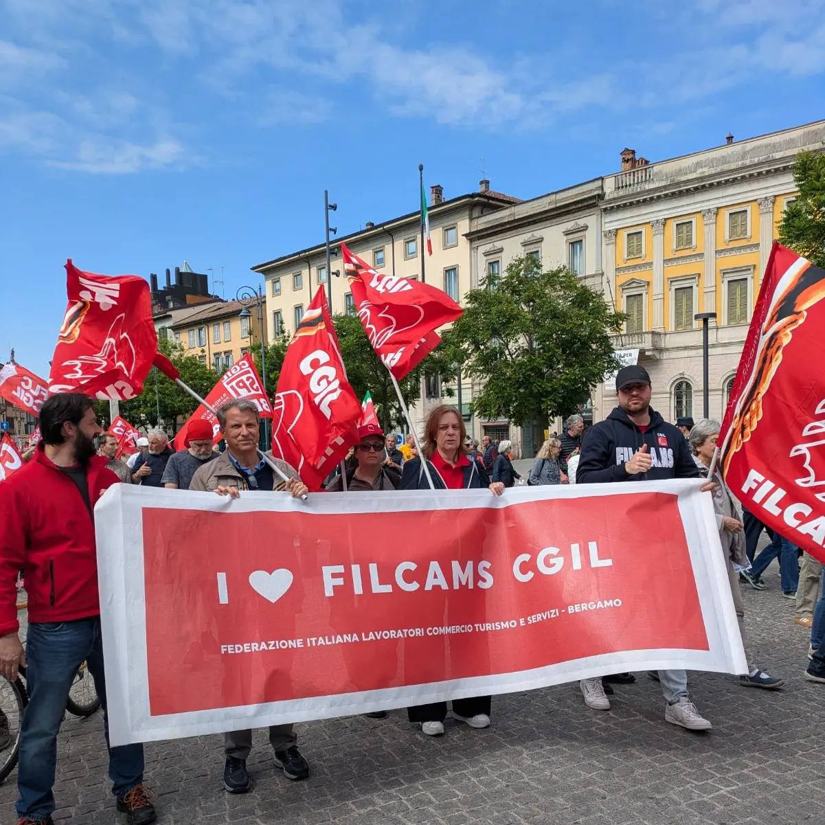 Bergamo, dipendente Gdo ottiene 20 anni di arretrati: vittoria storica della Filcams