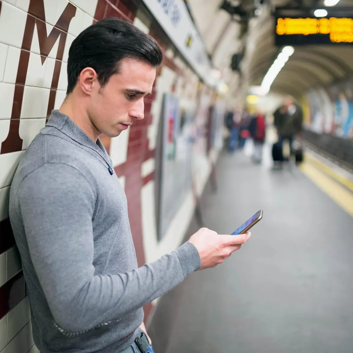 Giovani expat, l’83% tornerebbe in Italia con salari più alti