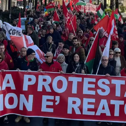 “La protesta non è reato”: 14 ottobre, sciopero generale toscano e corteo a Massa