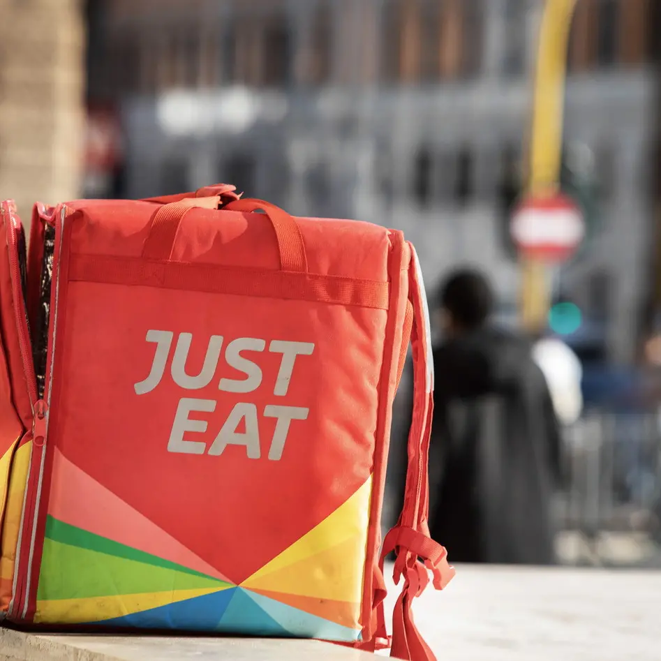 Caldo, prorogato l’accordo Just Eat per la tutela dei rider