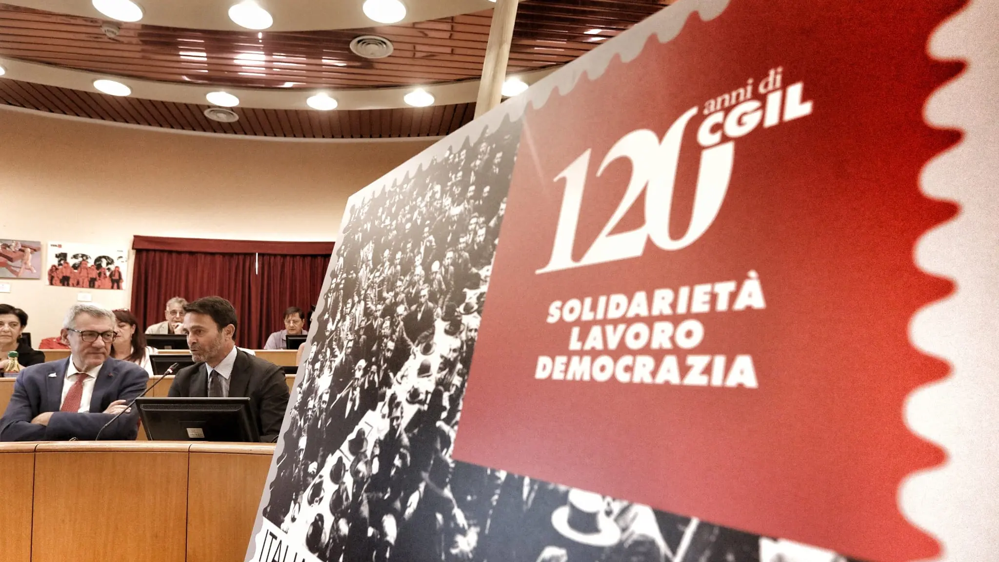 Iniziativa svelamento francobollo e presentazione celebrazioni per i 120 anni di Cgil