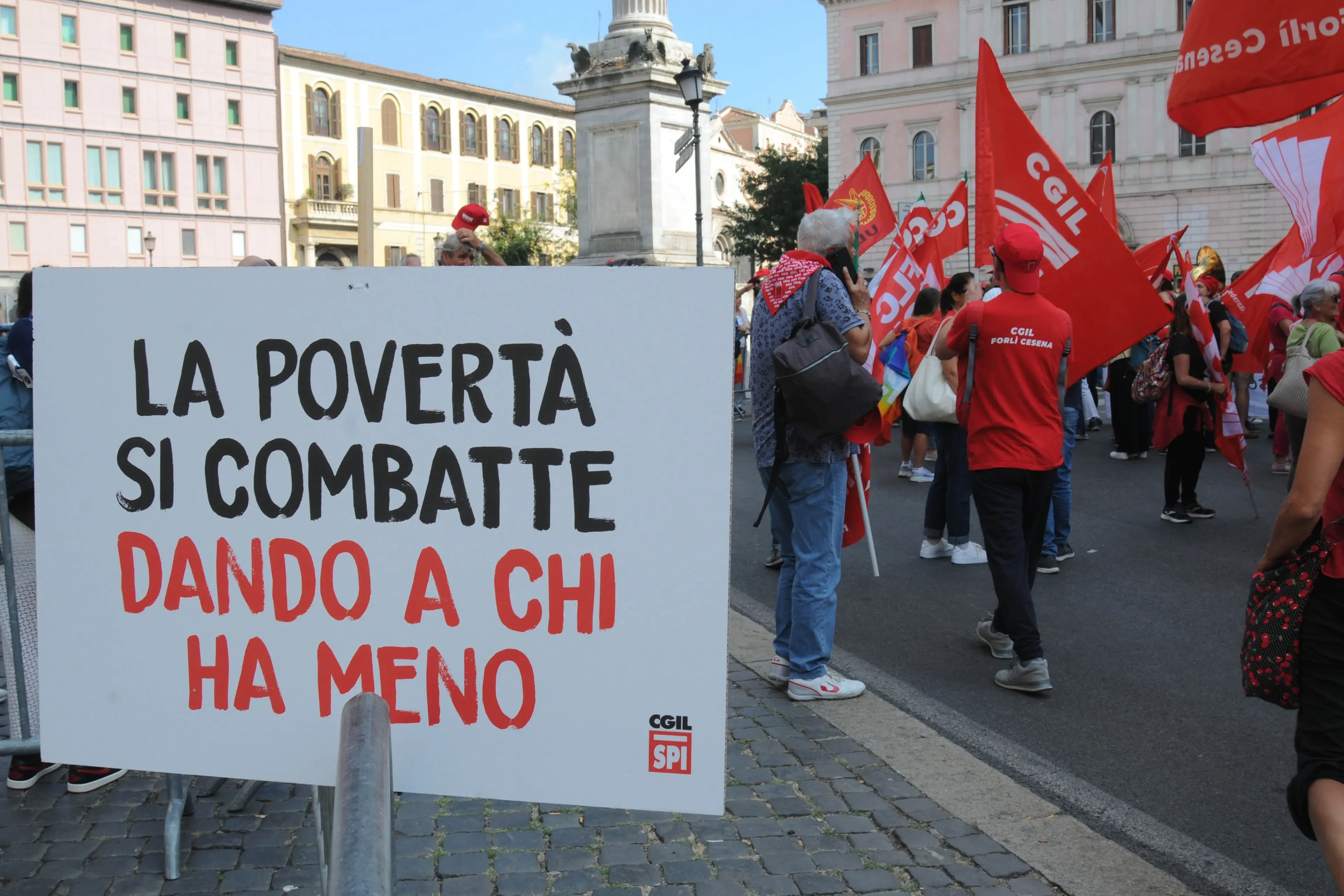 Il salario dignitoso in Italia? 12 euro netti all’ora
