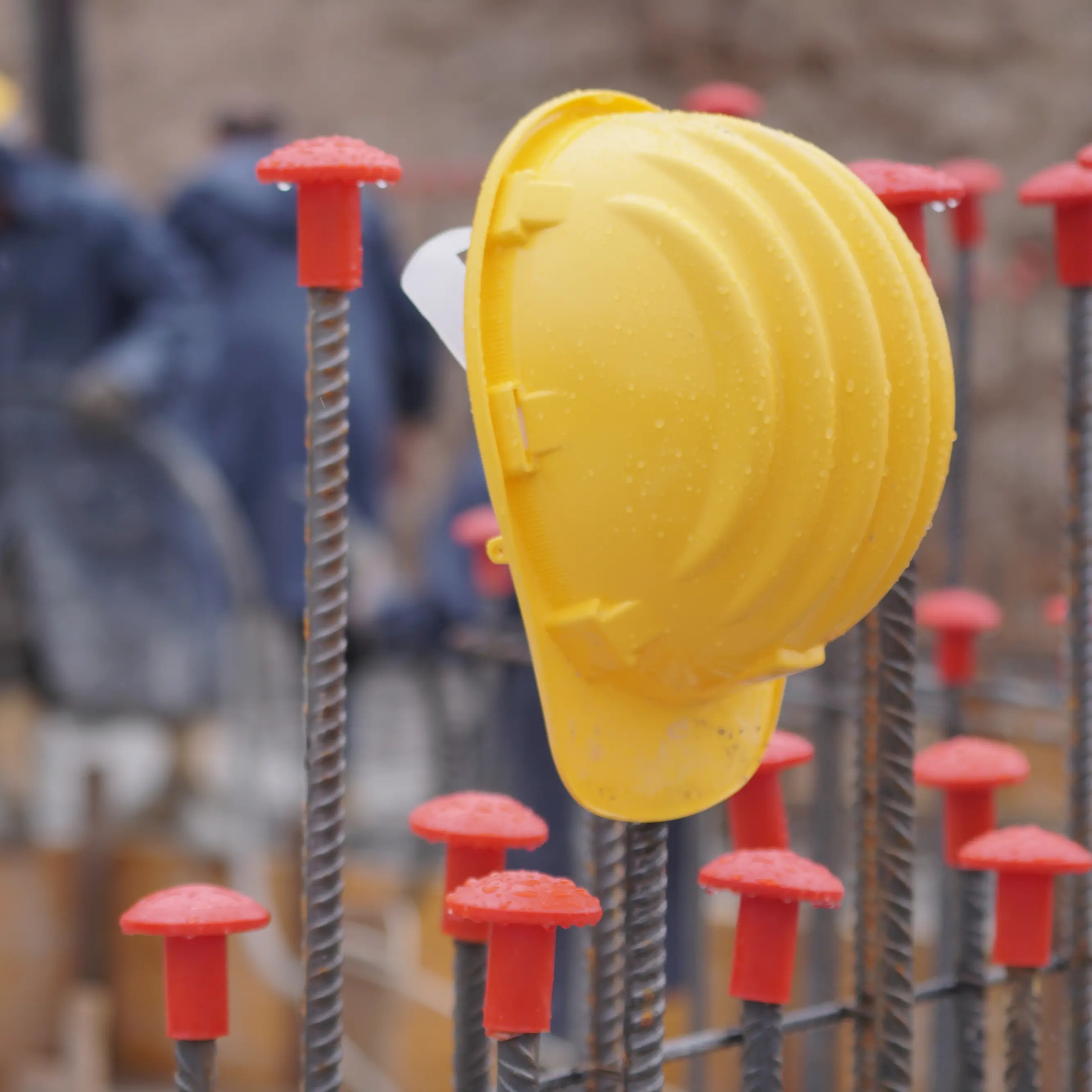 Operai senza stipendio nel cantiere Pnrr della scuola