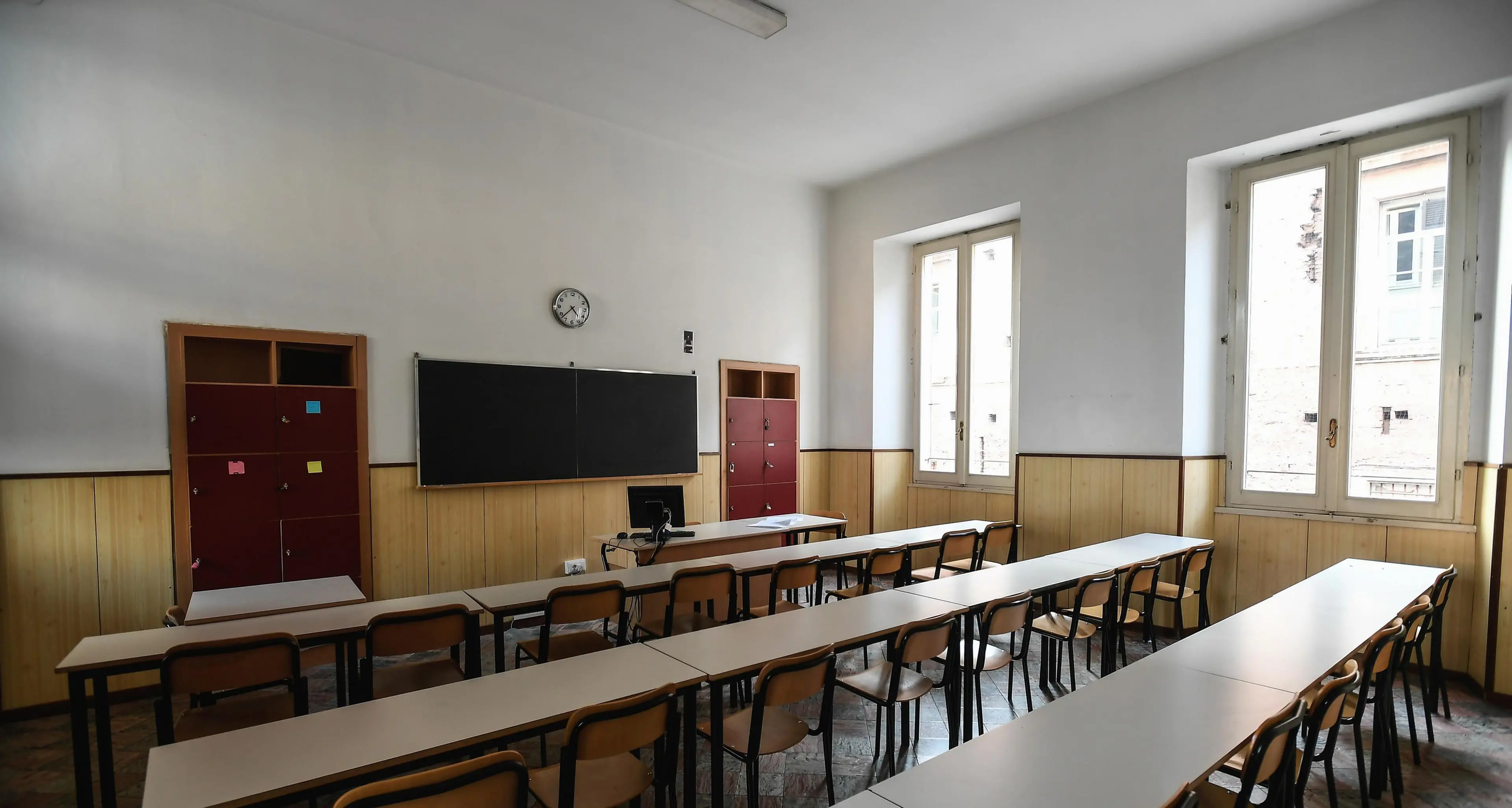 Decreto scuola: “Nulla su salari e precari, solo propaganda”