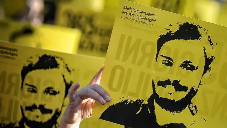 Giulio Regeni: condannati a 10 anni tre agenti egiziani per sequestro, non per omicidio