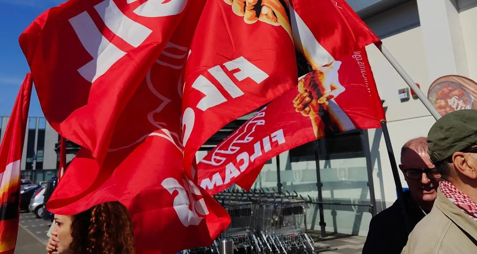 “La sicurezza non si vende”, a Piacenza l’assemblea generale Filcams Cgil finisce con una manifestazione