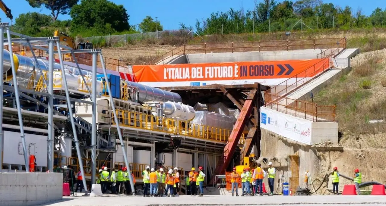 Mazzette e caporalato sulla Tav Napoli-Bari. Cgil Campania: “Giù le mani dalla dignità dei lavoratori”