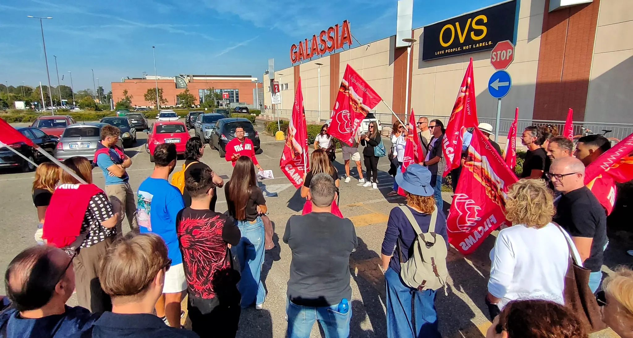 “La sicurezza non si vende”, a Piacenza l’assemblea generale Filcams Cgil finisce con una manifestazione