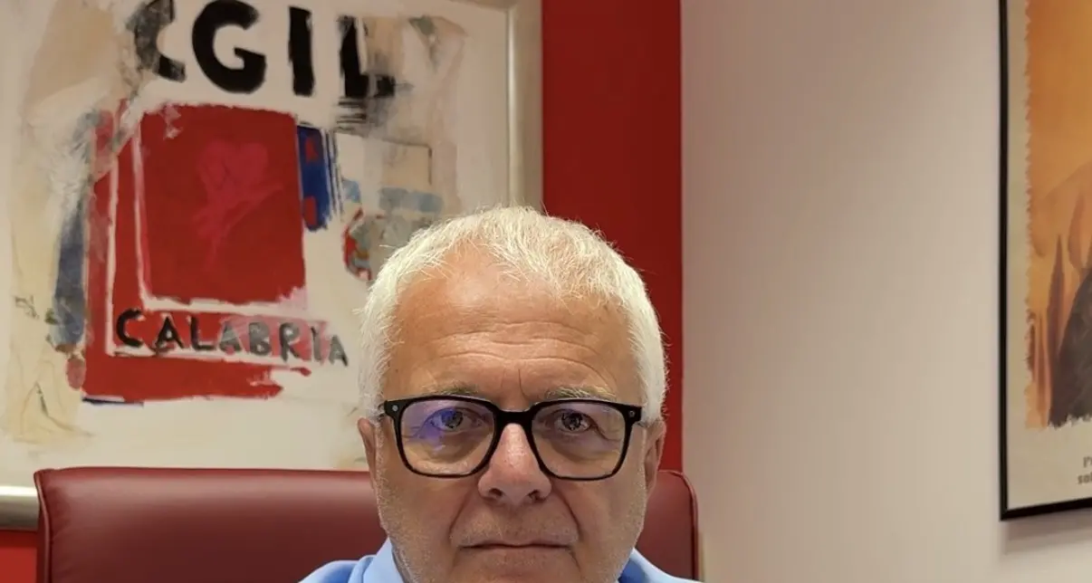Cgil Calabria, Trotta: “Benzina a 2 euro per 30 giorni, ticket più cari d’Italia e caro vita. C’è ben poco da festeggiare”