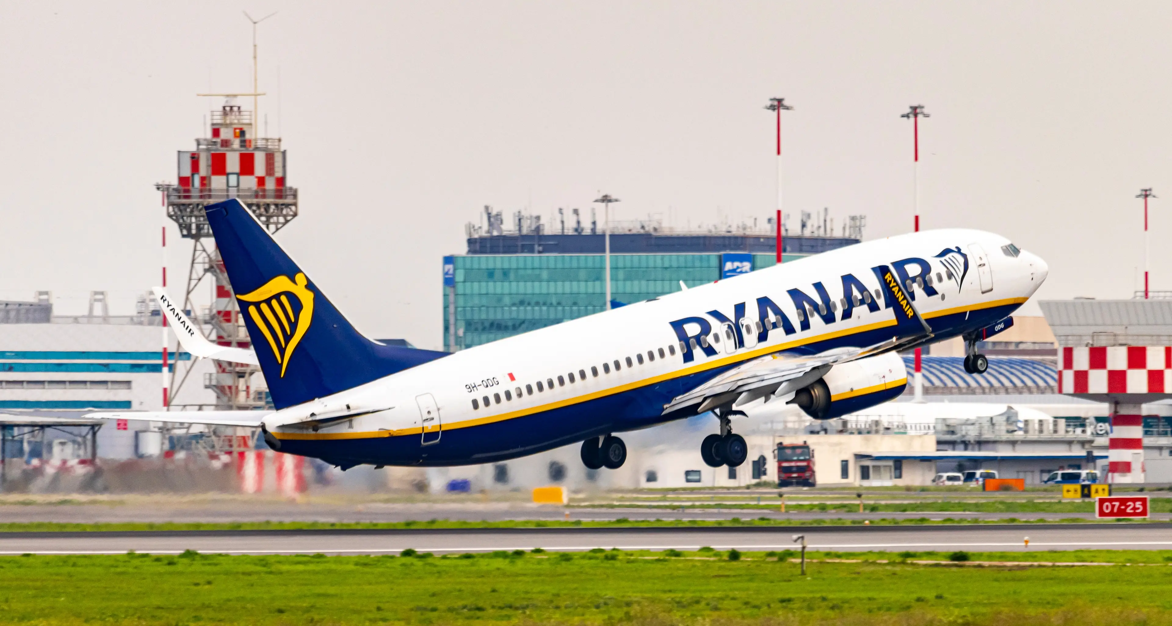Ryanair minaccia il disimpegno da Roma, la risposta della Filt Cgil