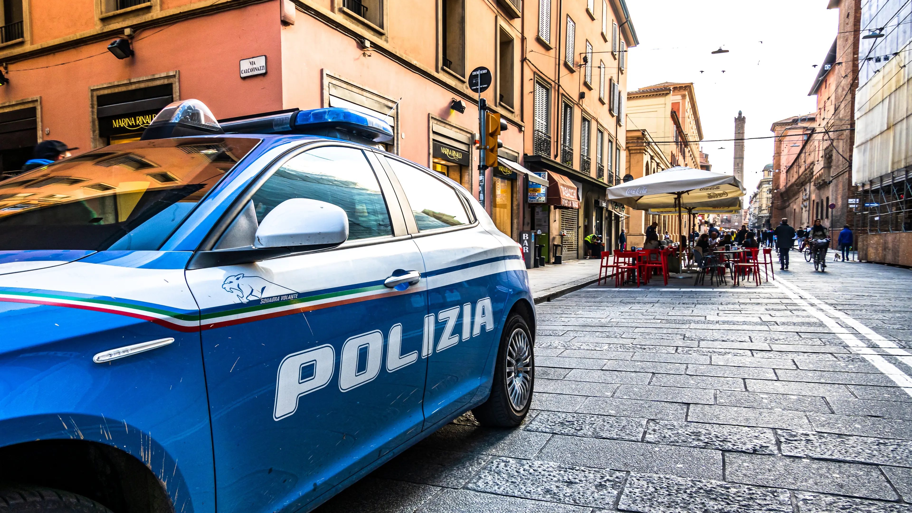 Carenze d’organico, la polizia scende in piazza