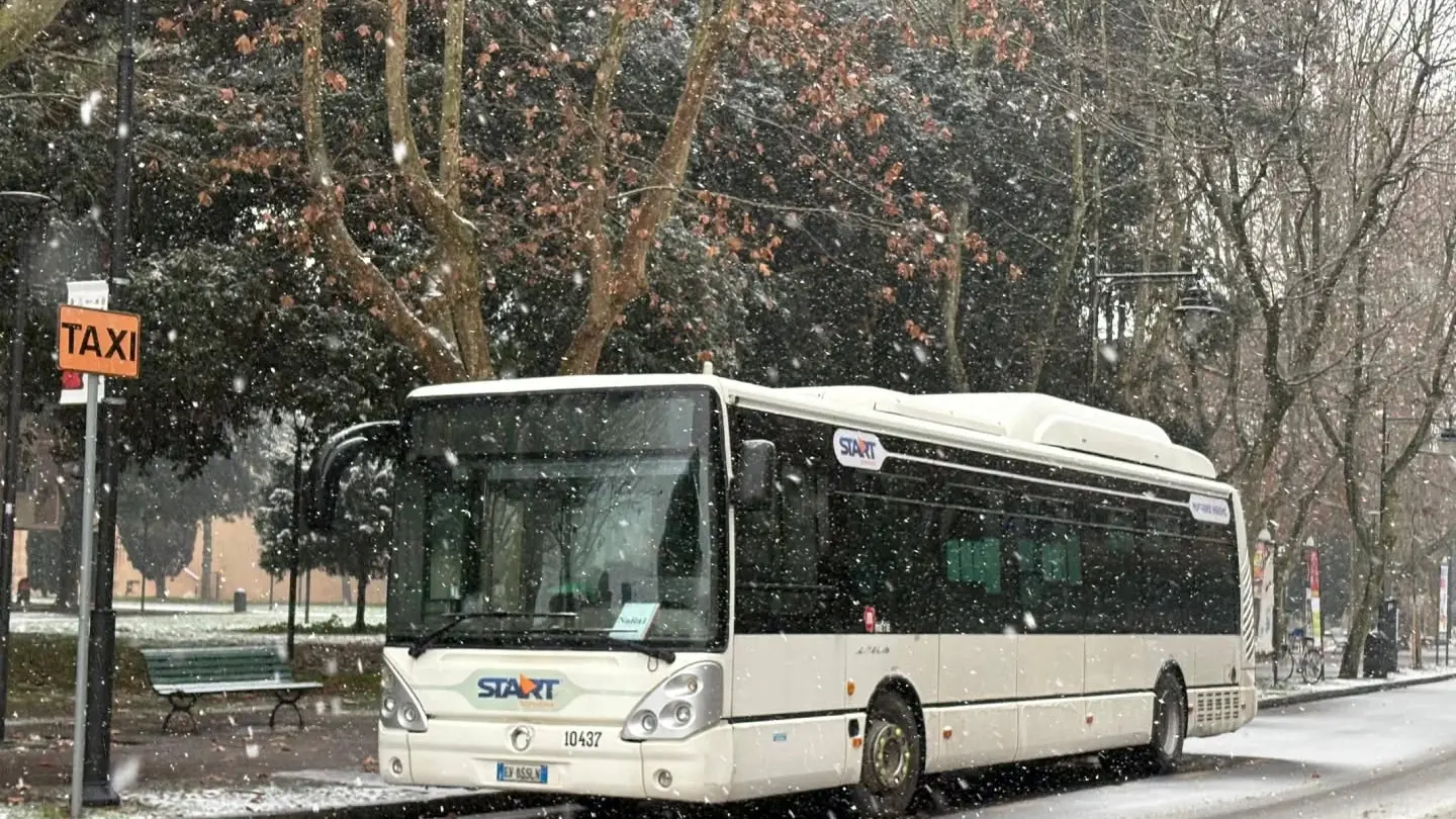 Rimini, linea 9 Start Romagna: grave aggressione ad autista, 20 giorni di prognosi