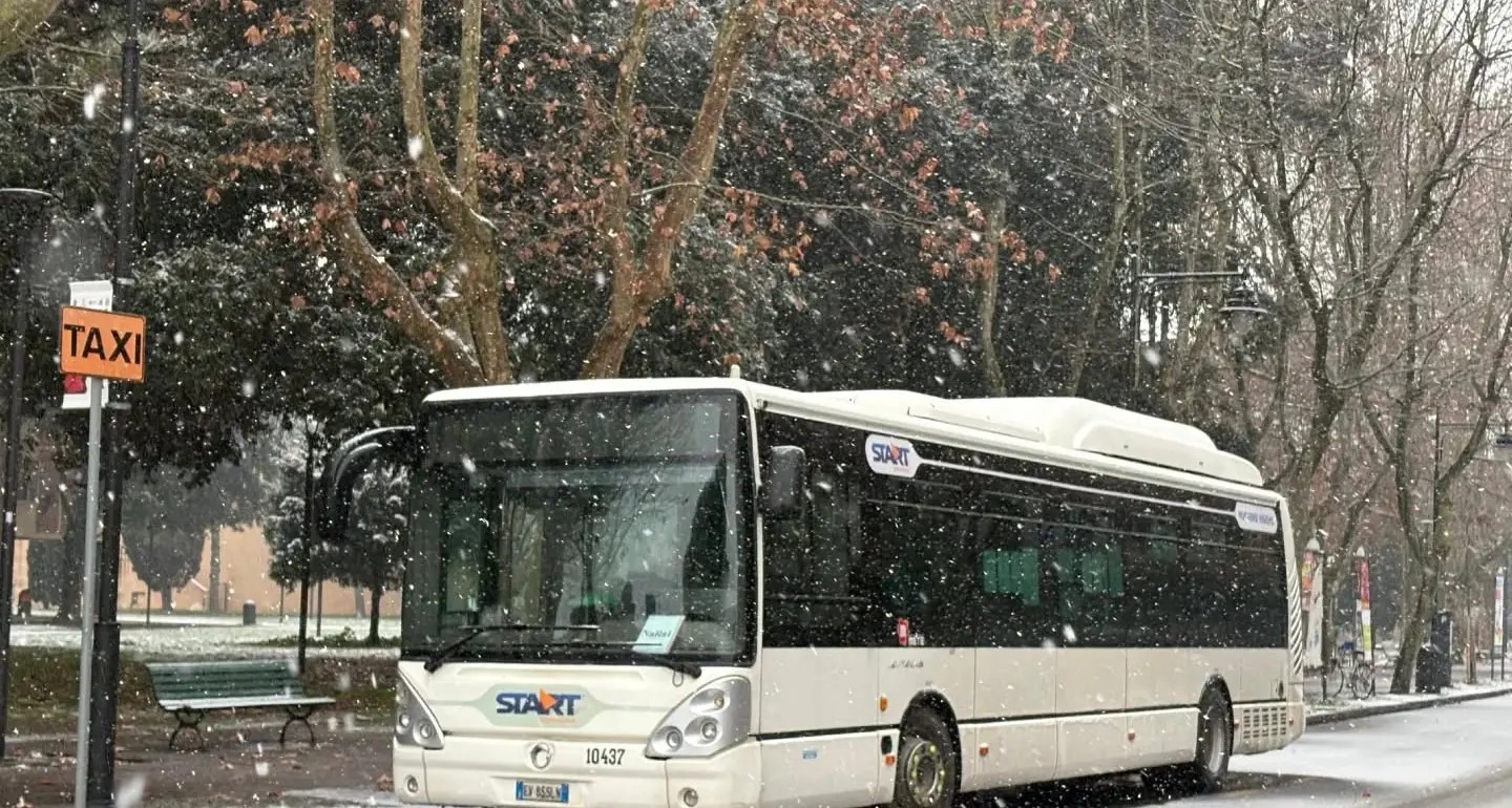 Rimini, linea 9 Start Romagna: grave aggressione ad autista, 20 giorni di prognosi