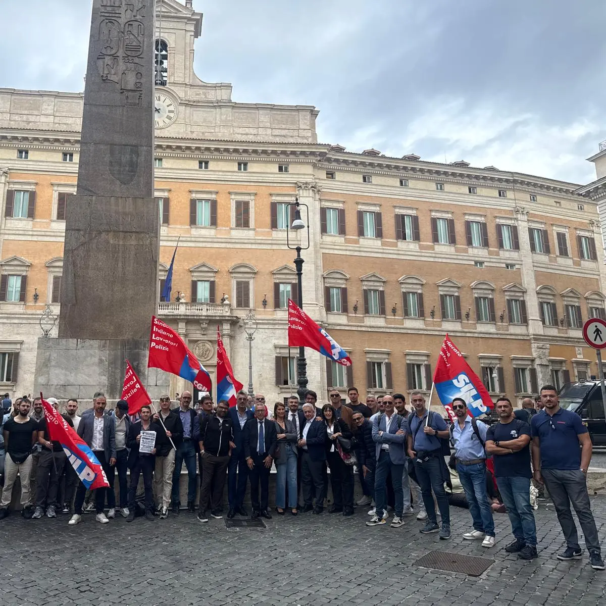 Polizia in piazza: “Il governo ci ascolti”