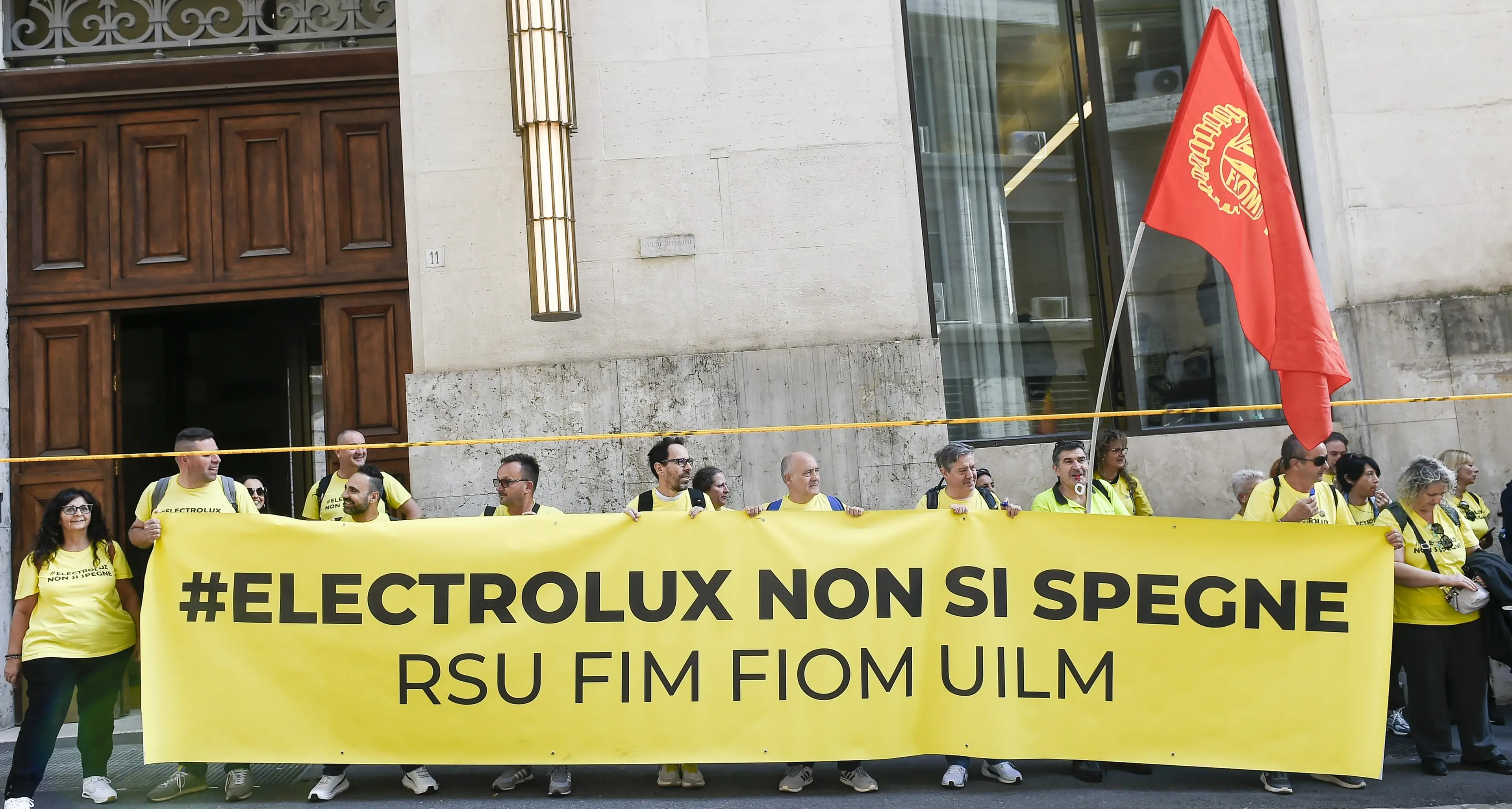 Esuberi Electrolux, il numero rimane troppo elevato