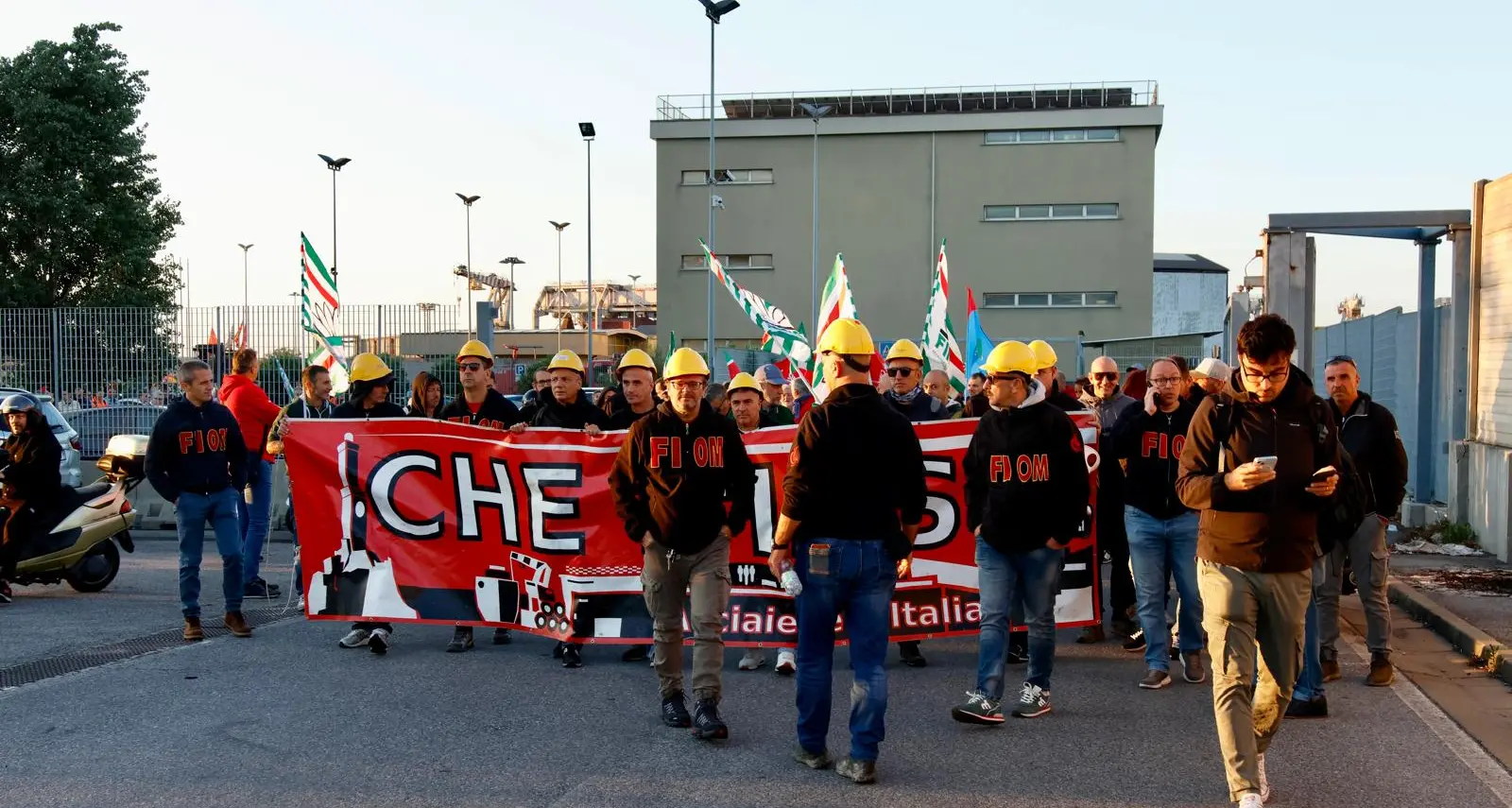 Ilva, il corteo di Genova. Pagano, Cgil: “Continuità per lo stabilimento di Cornigliano”