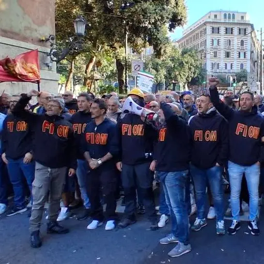Ex Ilva, prosegue la protesta. Scioperi a Taranto e Genova