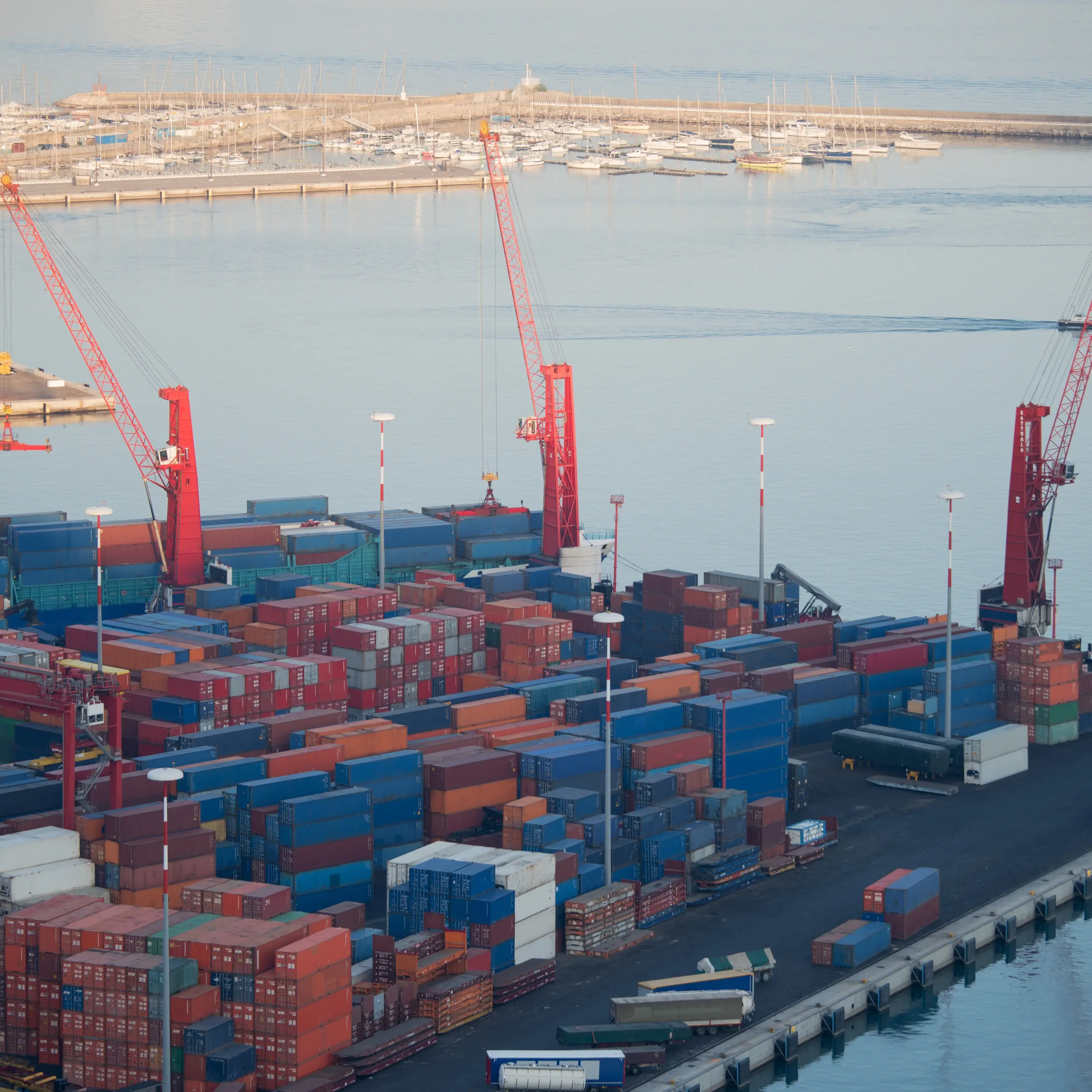 Porto di Salerno, 70 mila euro per la comunicazione, zero per le maestranze