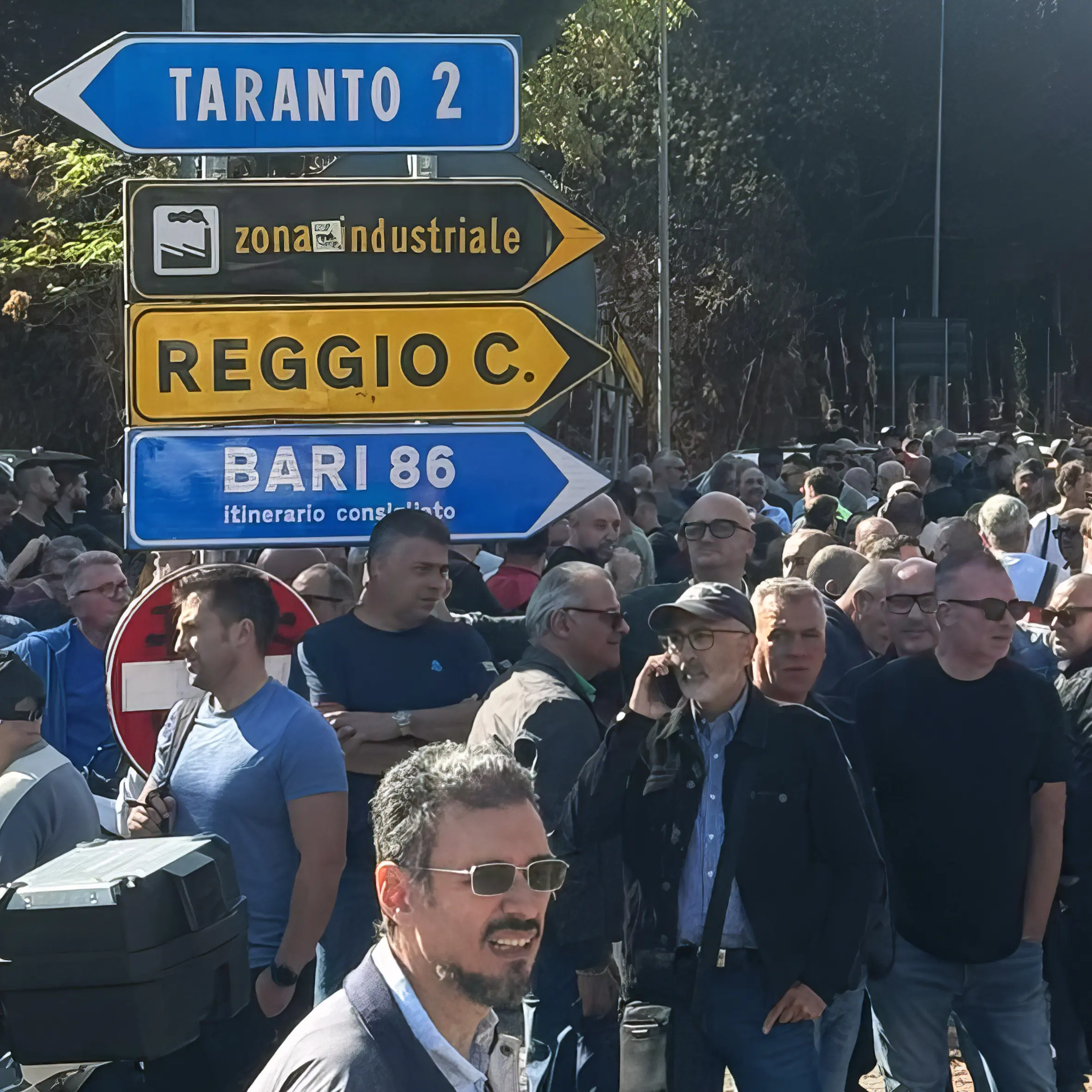 Ex Ilva, si torna a produrre. A Taranto la protesta continua