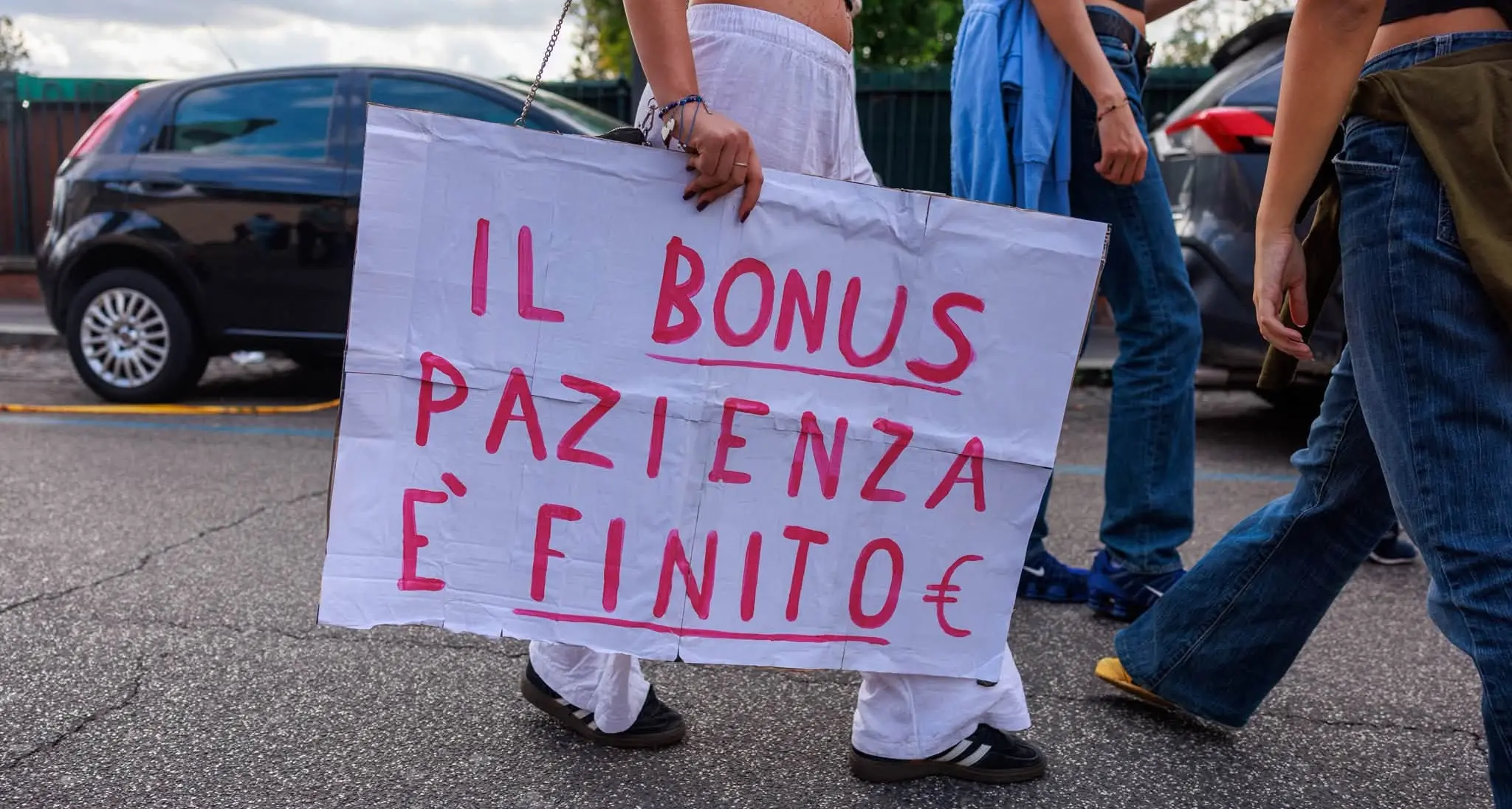 L’Italia protesta, ma il governo guarda altrove