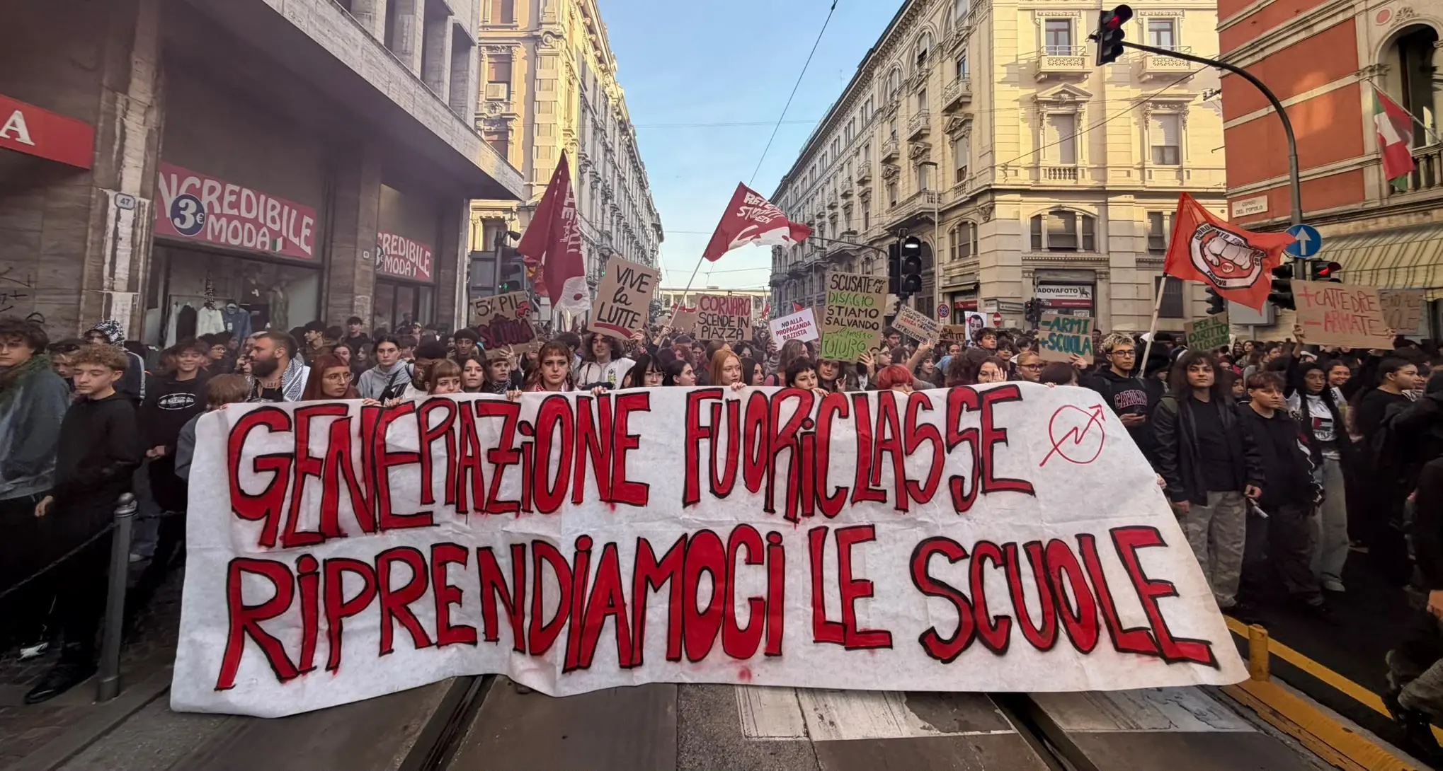 Flc: “Valditara ascolti la scuola invece di denigrarla”