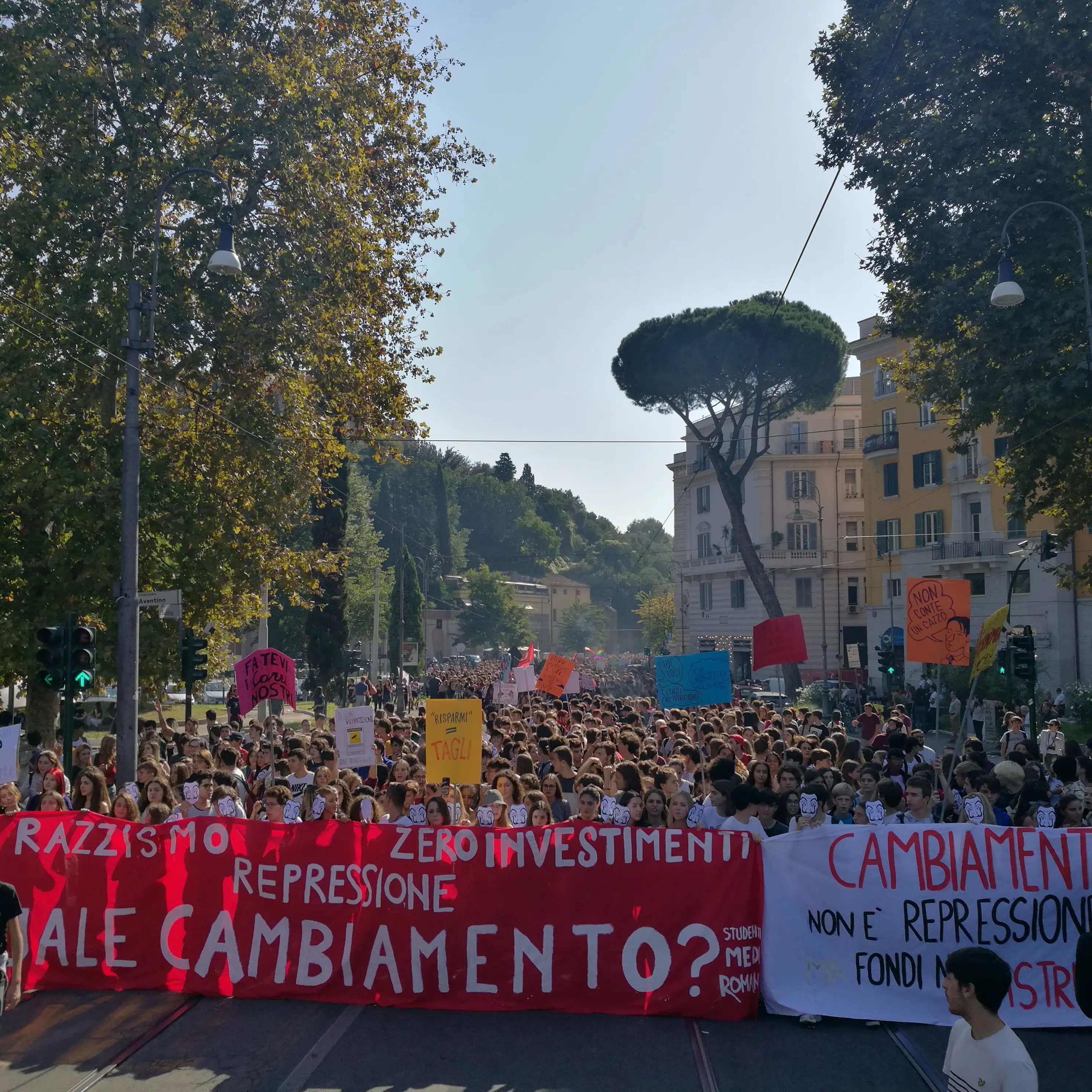 Rete Studenti Medi: “Il governo risponde al disagio con la repressione, la protesta continua”