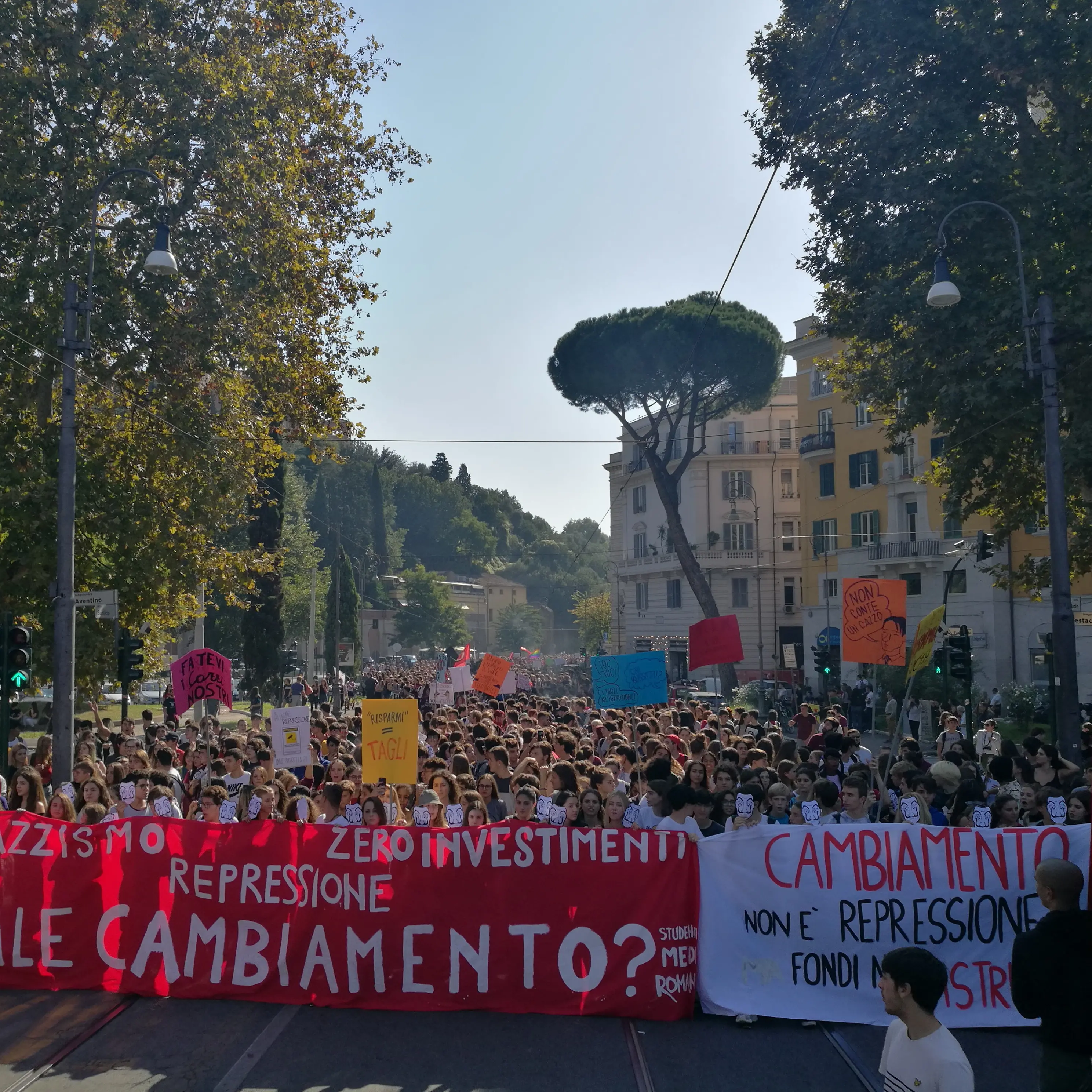 Rete Studenti Medi: “Il governo risponde al disagio con la repressione, la protesta continua”