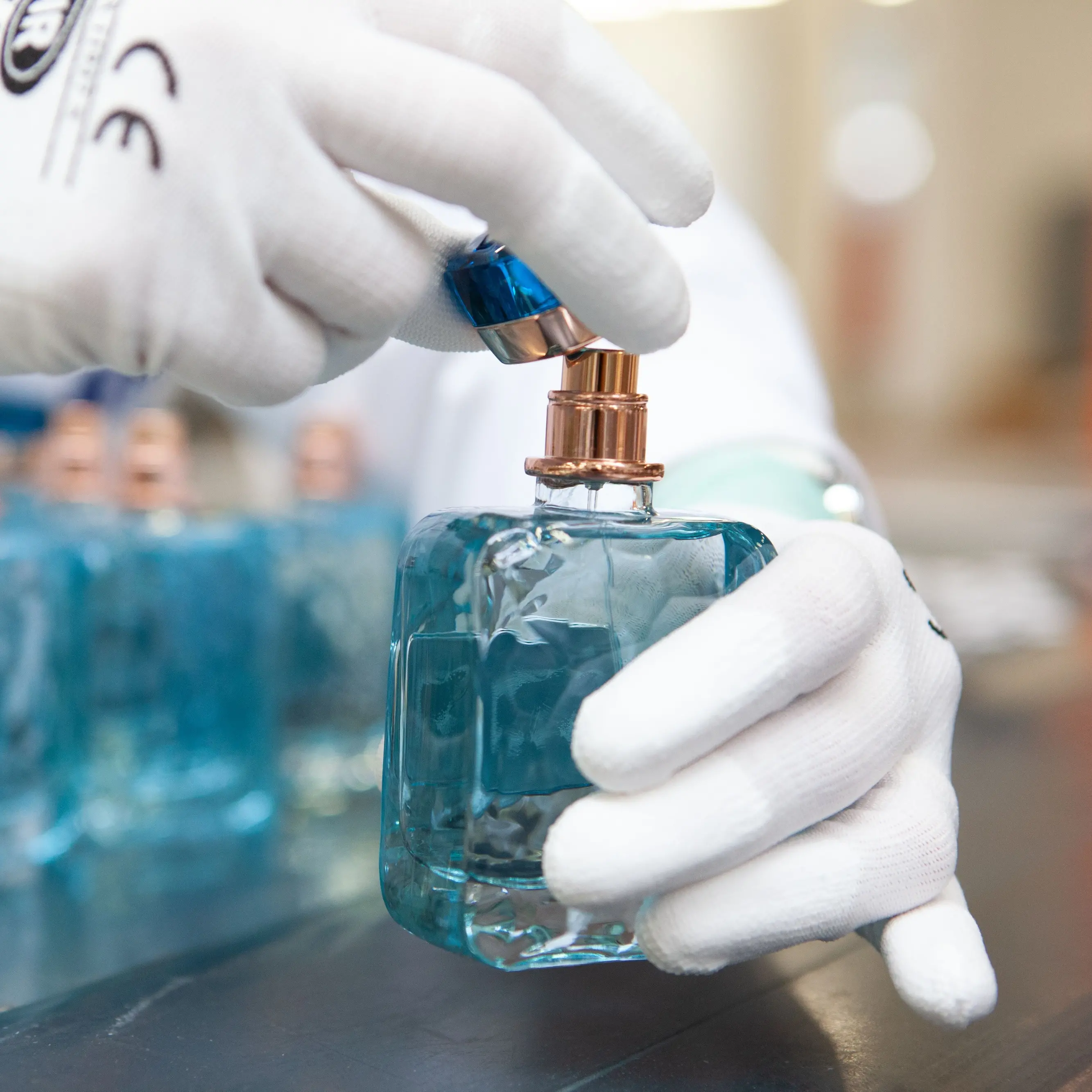 Bergamo, nella cosmetica duemila lavoratori tra appalti e precarietà