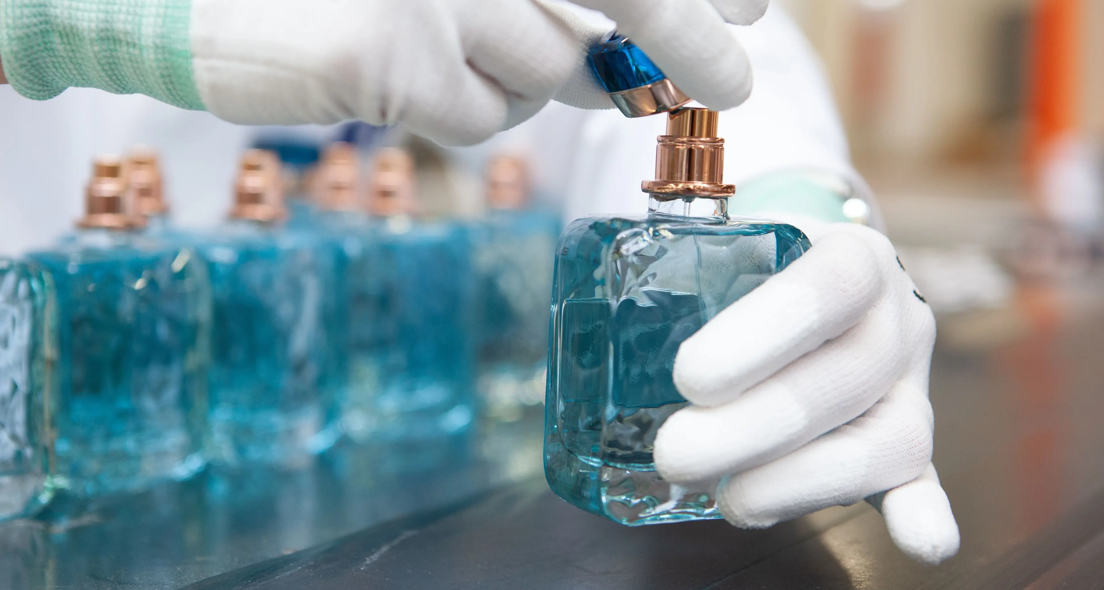 Bergamo, nella cosmetica duemila lavoratori tra appalti e precarietà