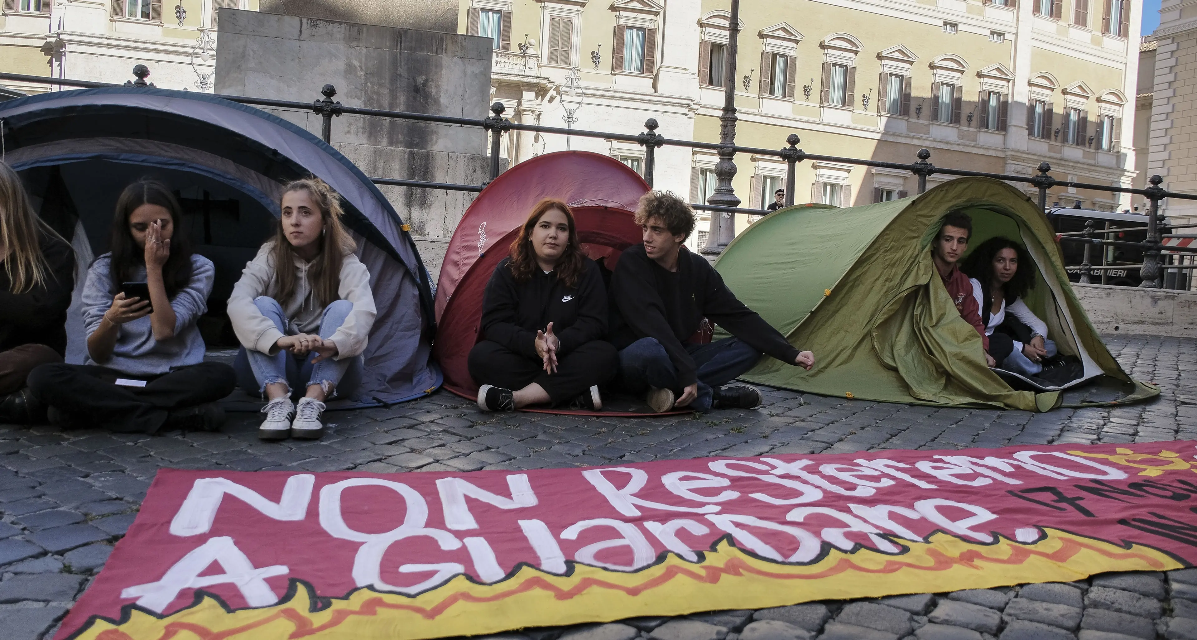 Rete studenti medi: non si risponde al disagio con la repressione