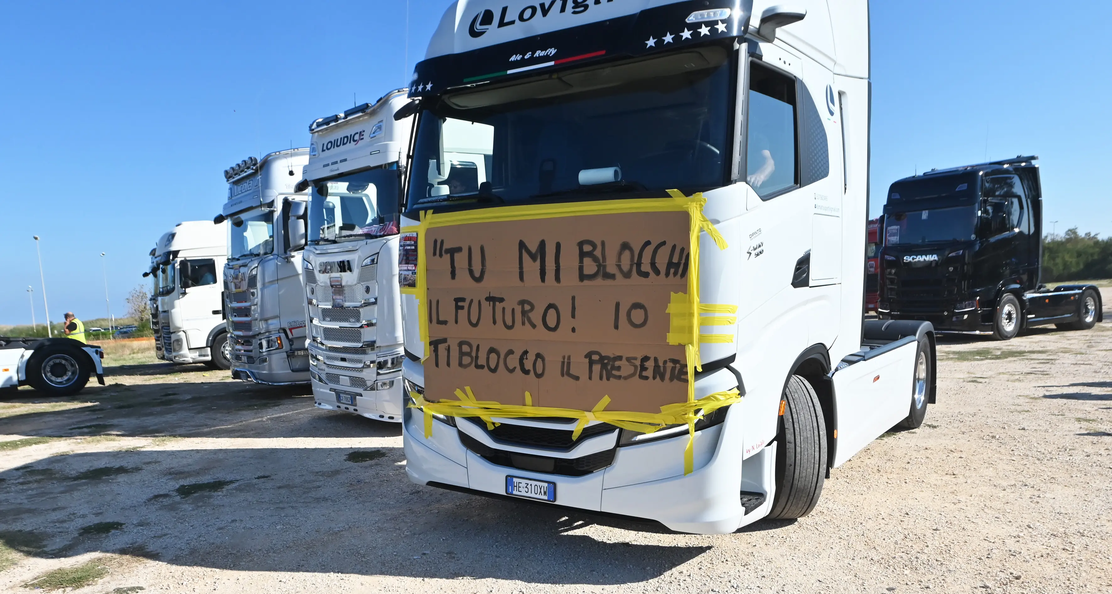Cgil Cisl Uil Campania: “Garantire il trasporto dei beni essenziali. Servono interventi immediati”