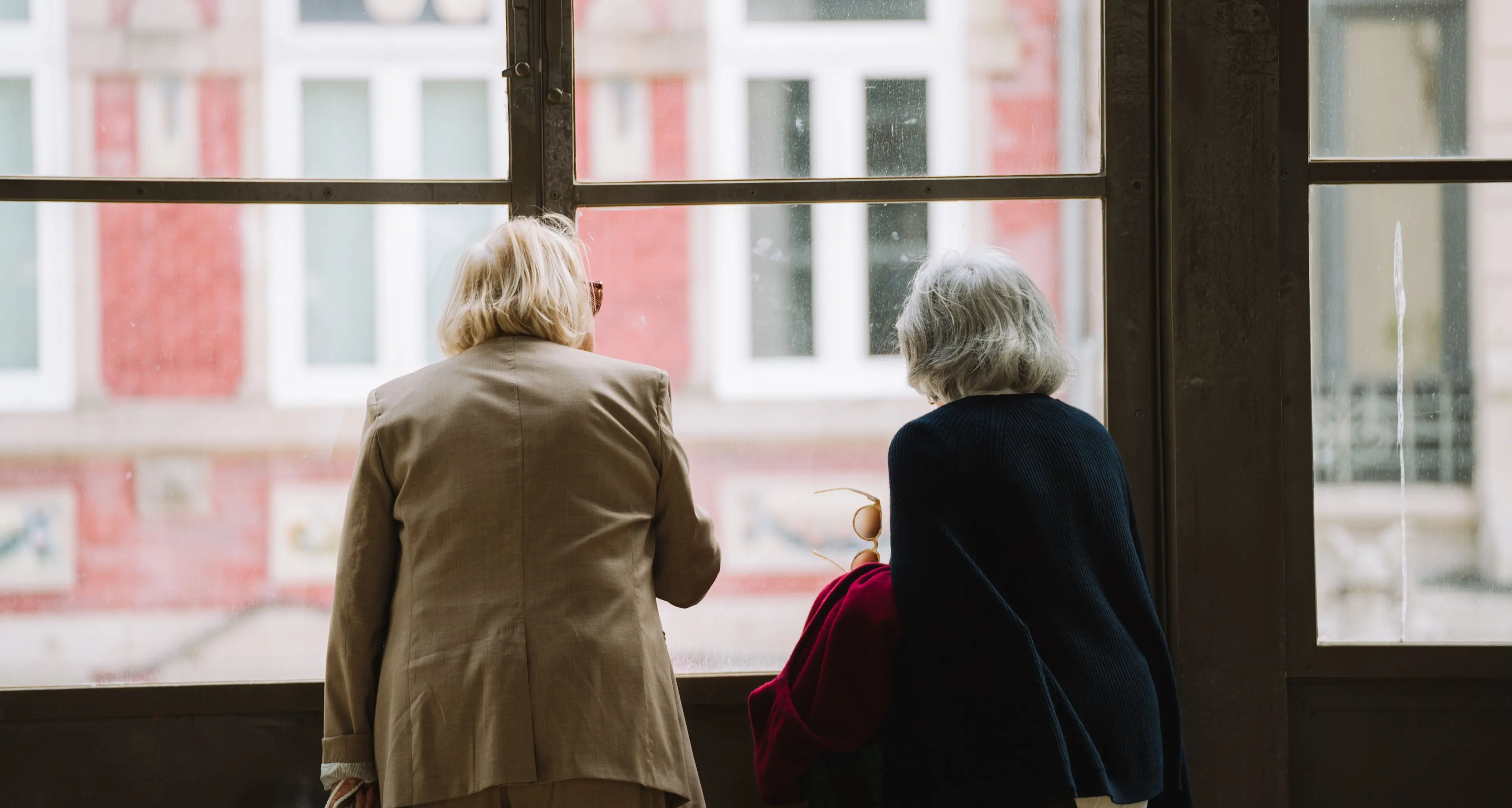 La pensione si allontana ed è sempre più povera