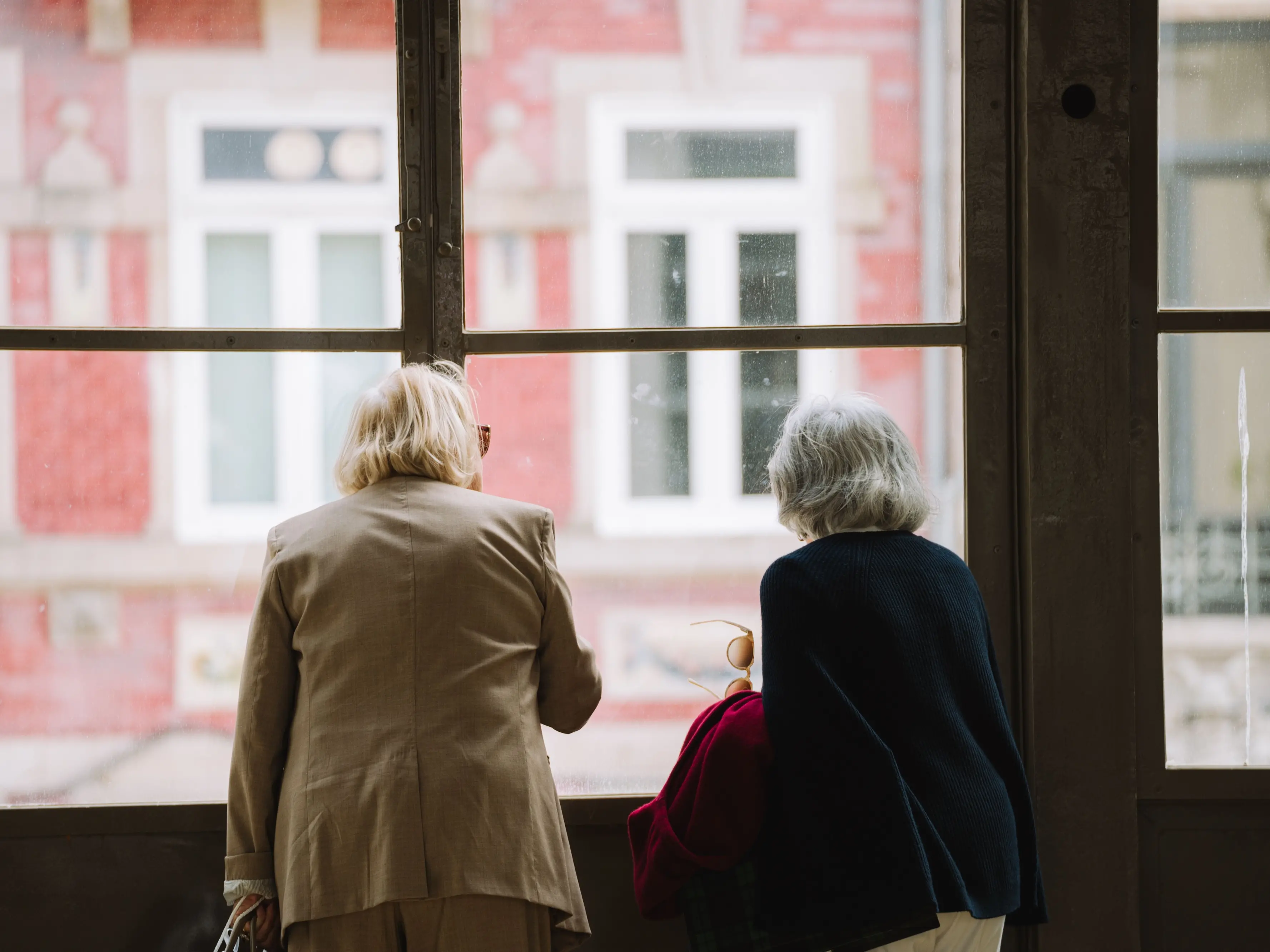 La pensione si allontana ed è sempre più povera