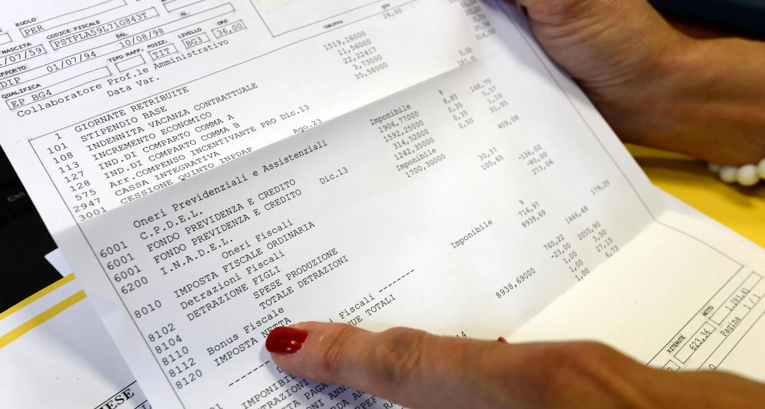Perché i salari sono così bassi? Le cause e i rimedi