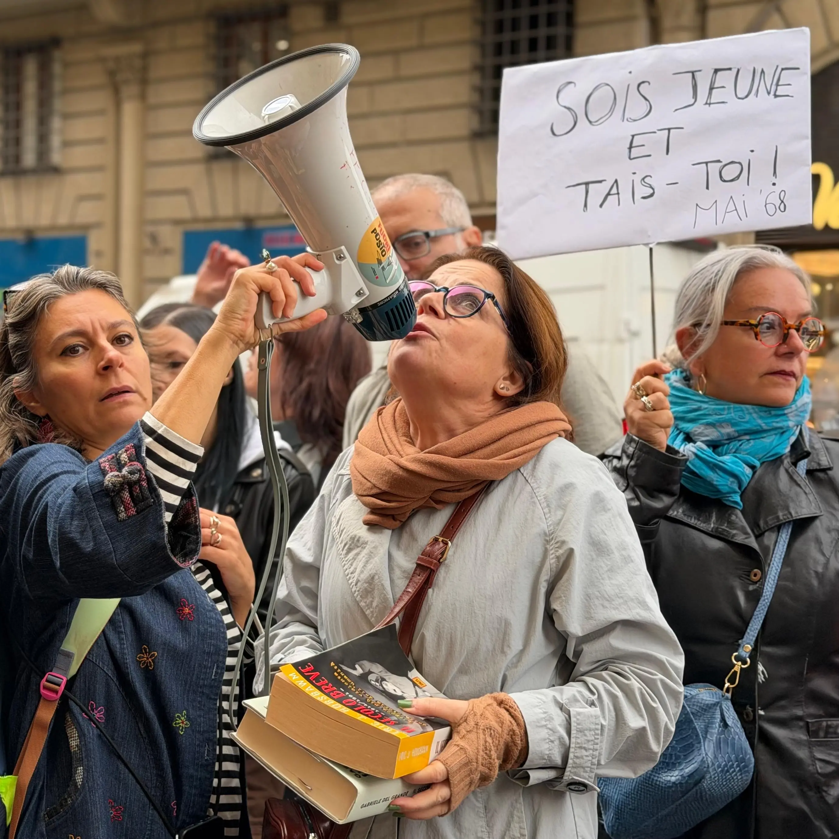 Scuole occupate a Firenze, gli insegnanti appoggiano le proteste