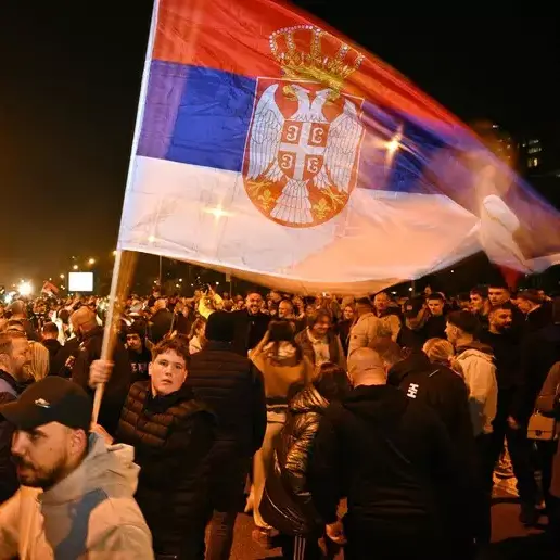 Serbia, il trionfo degli studenti: sconfitto Vučić