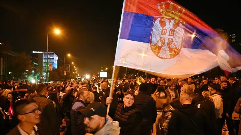 Serbia, il trionfo degli studenti: sconfitto Vučić