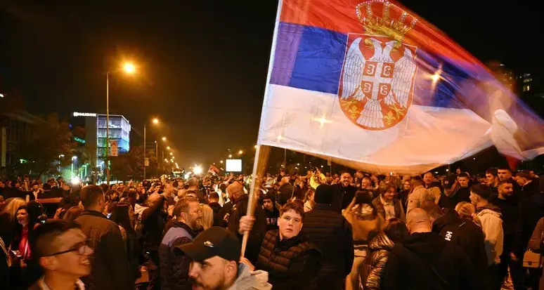 Serbia, il trionfo degli studenti: sconfitto Vučić