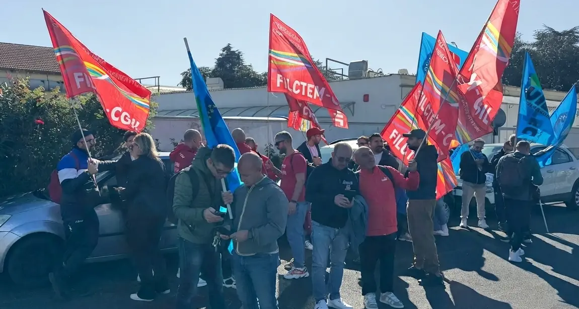 Enel, presidio a Napoli: i sindacati chiedono un confronto
