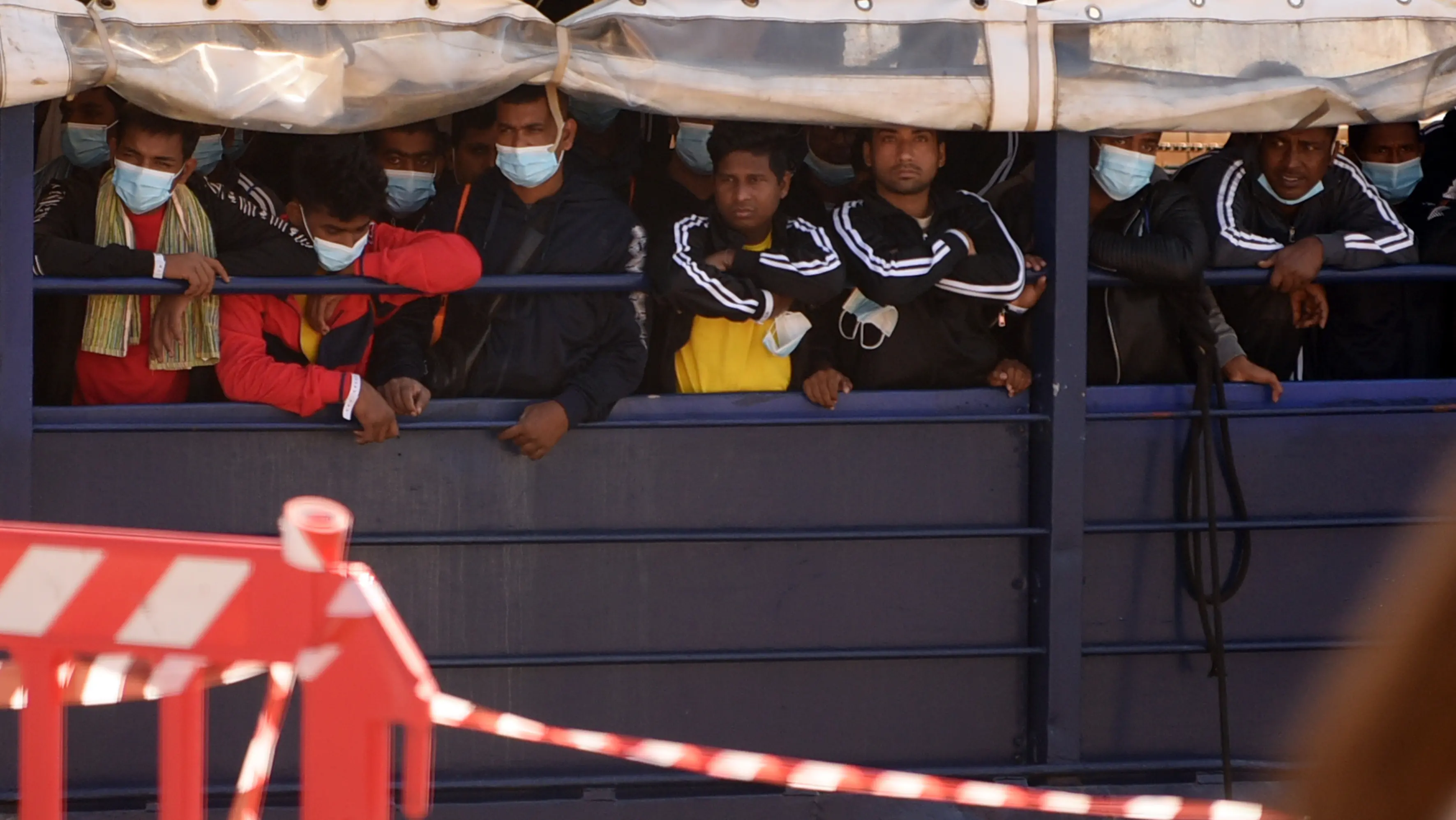 Migranti, calano gli arrivi ma aumentano i morti in mare
