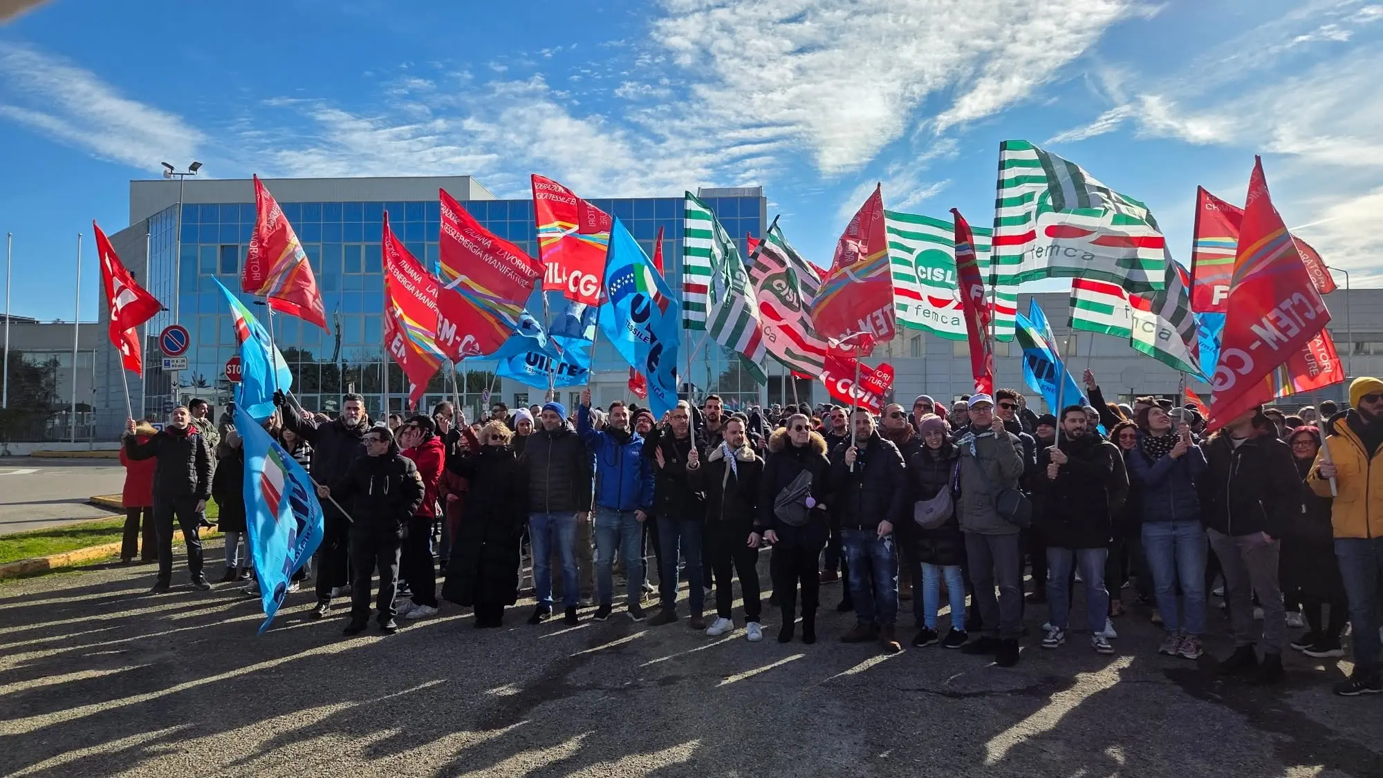 Gambro Dasco, cessione e piano industriale: restano i dubbi